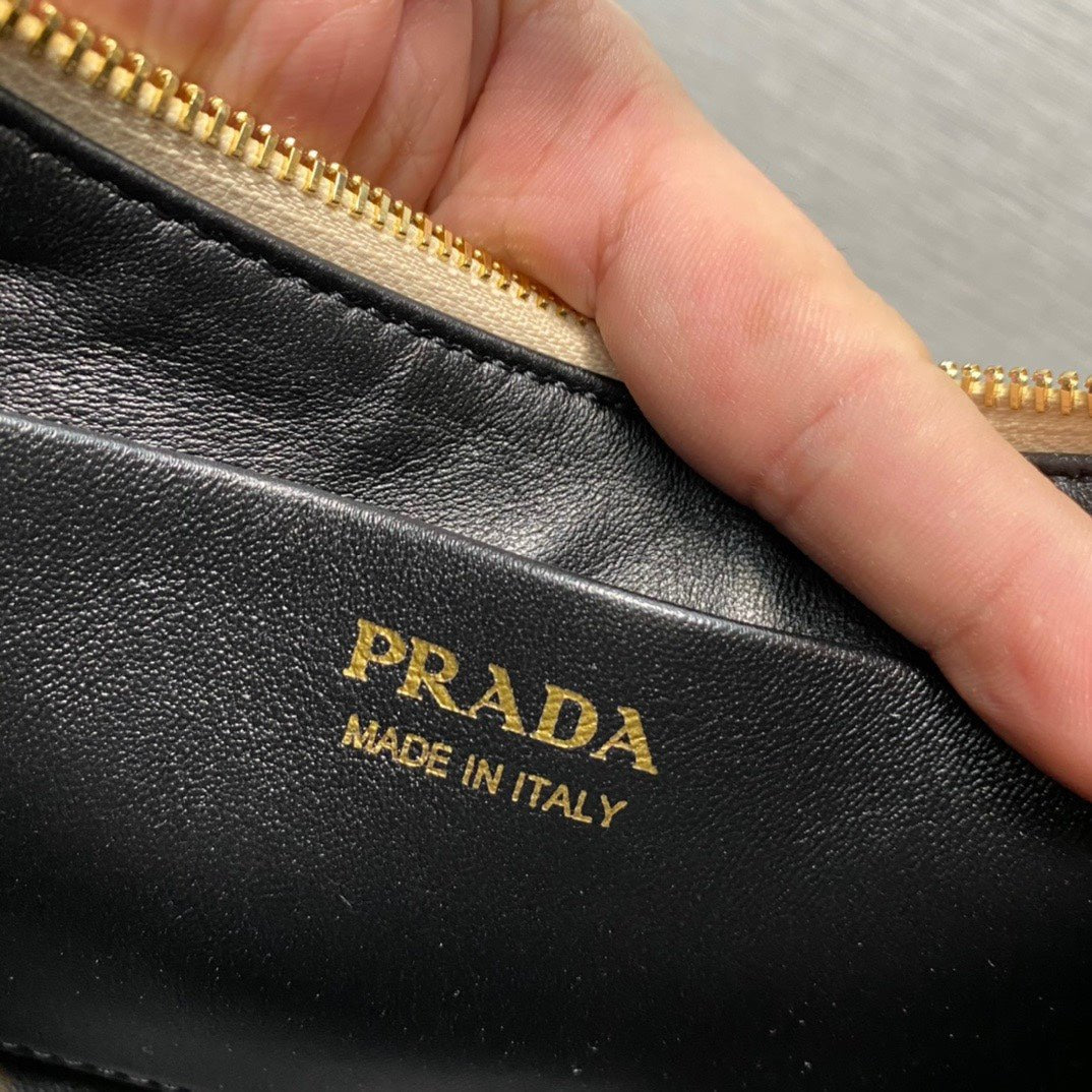 ＰＲＤＡ ARQUÉ SMALL LEATHER SHOULDER BAG VANILLA