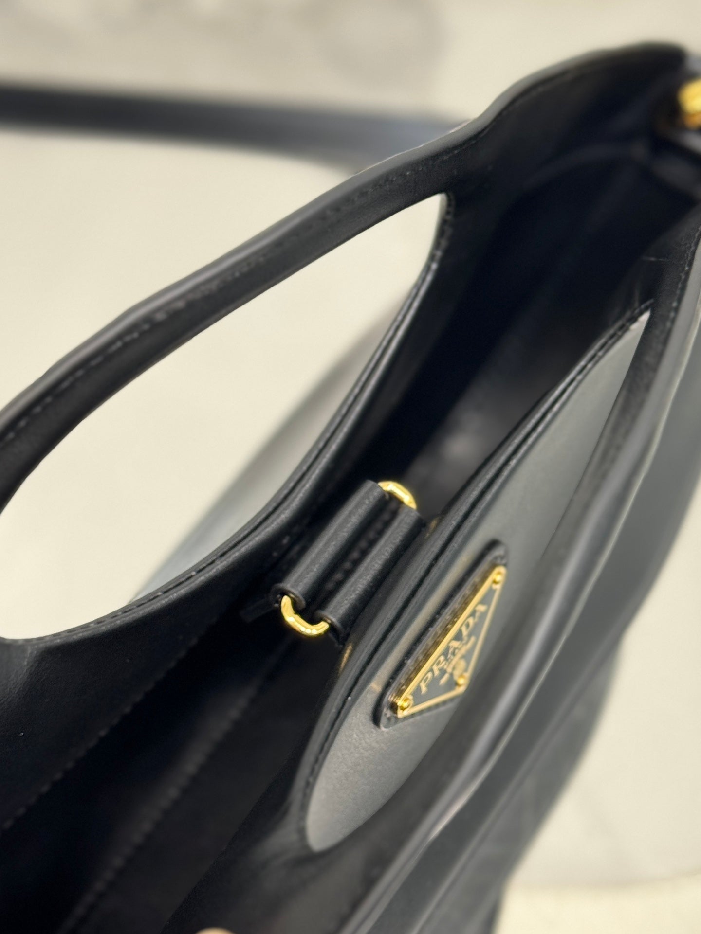 ＰＲＤＡ LEATHER TOTE BAG BLACK