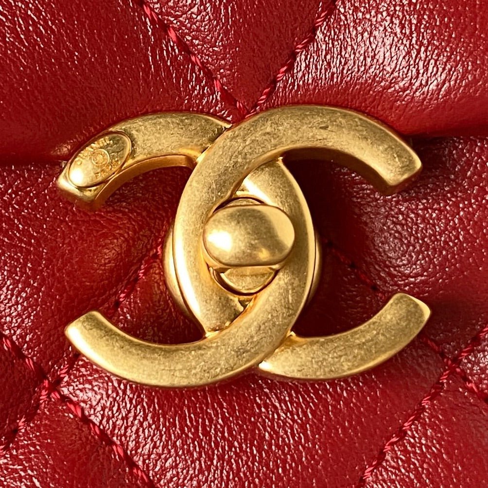 ＣＨＮＥＬSMALL FLAP BAG RED