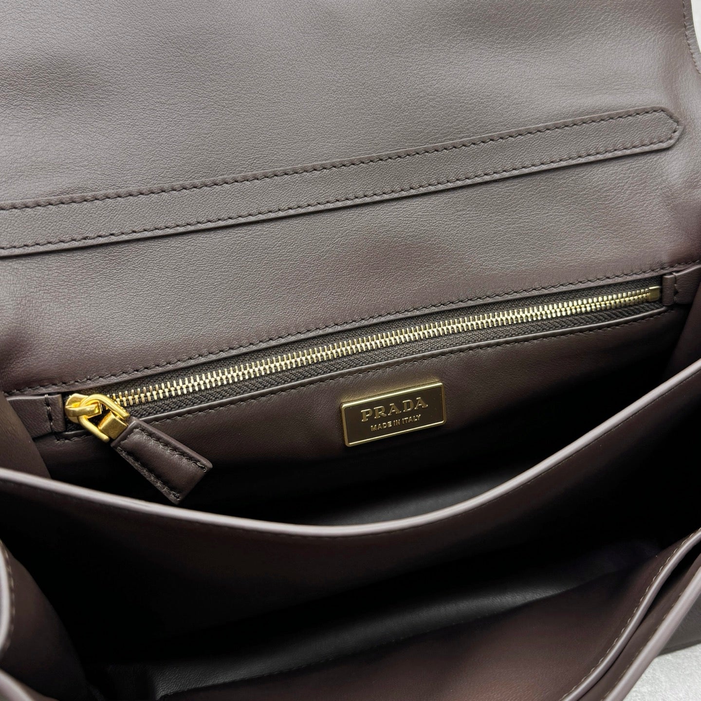 ＰＲＤＡ SOFT SOUND MEDIUM LEATHER SHOULDER BAG DARK BROWN