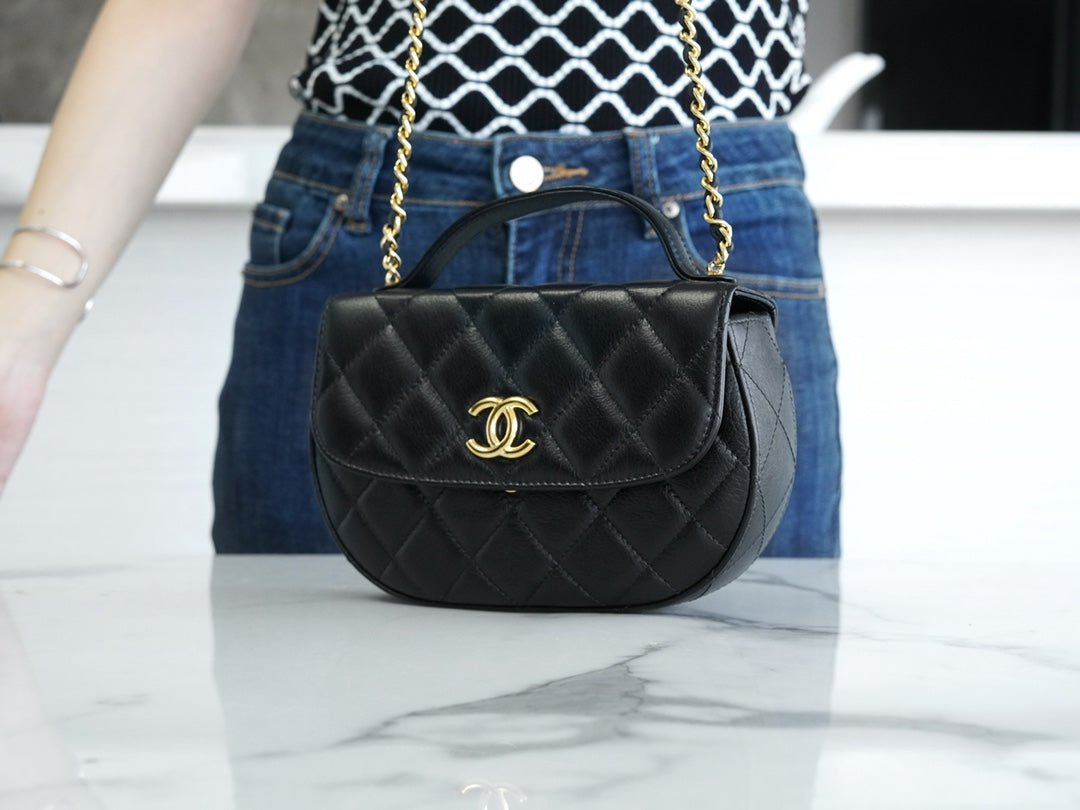 ＣＨＮＥＬFLAP BAG WITH TOP HANDLE