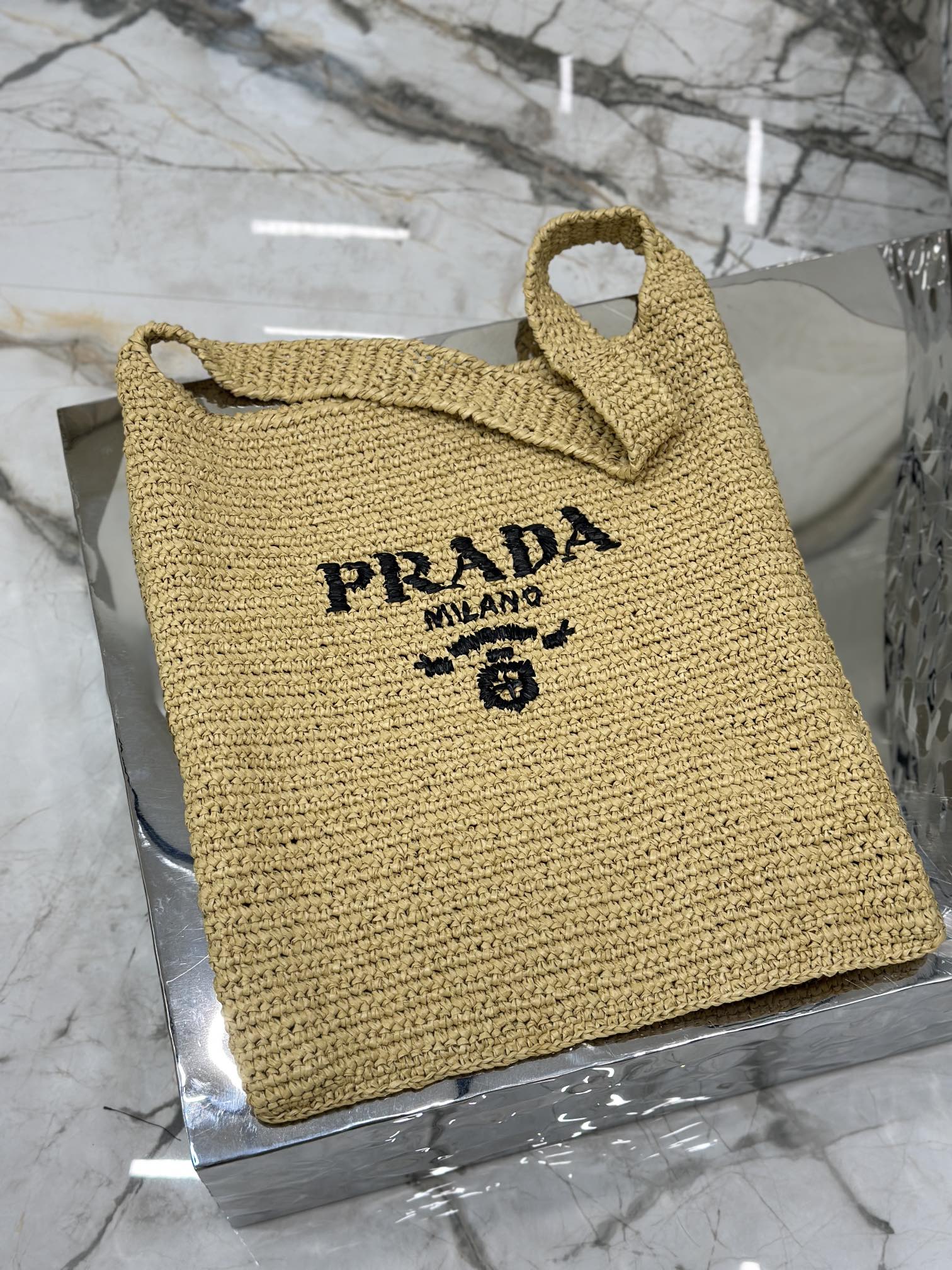 ＰＲＤＡ BEIGE RAFFIA TOTE BAG
