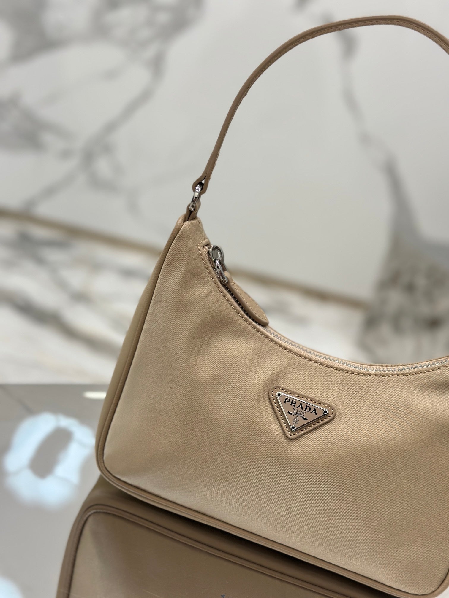 ＰＲＤＡ RE-EDITION 2005 RE-NYLON AND SAFFIANO MINI BAG DESERT BEIGE