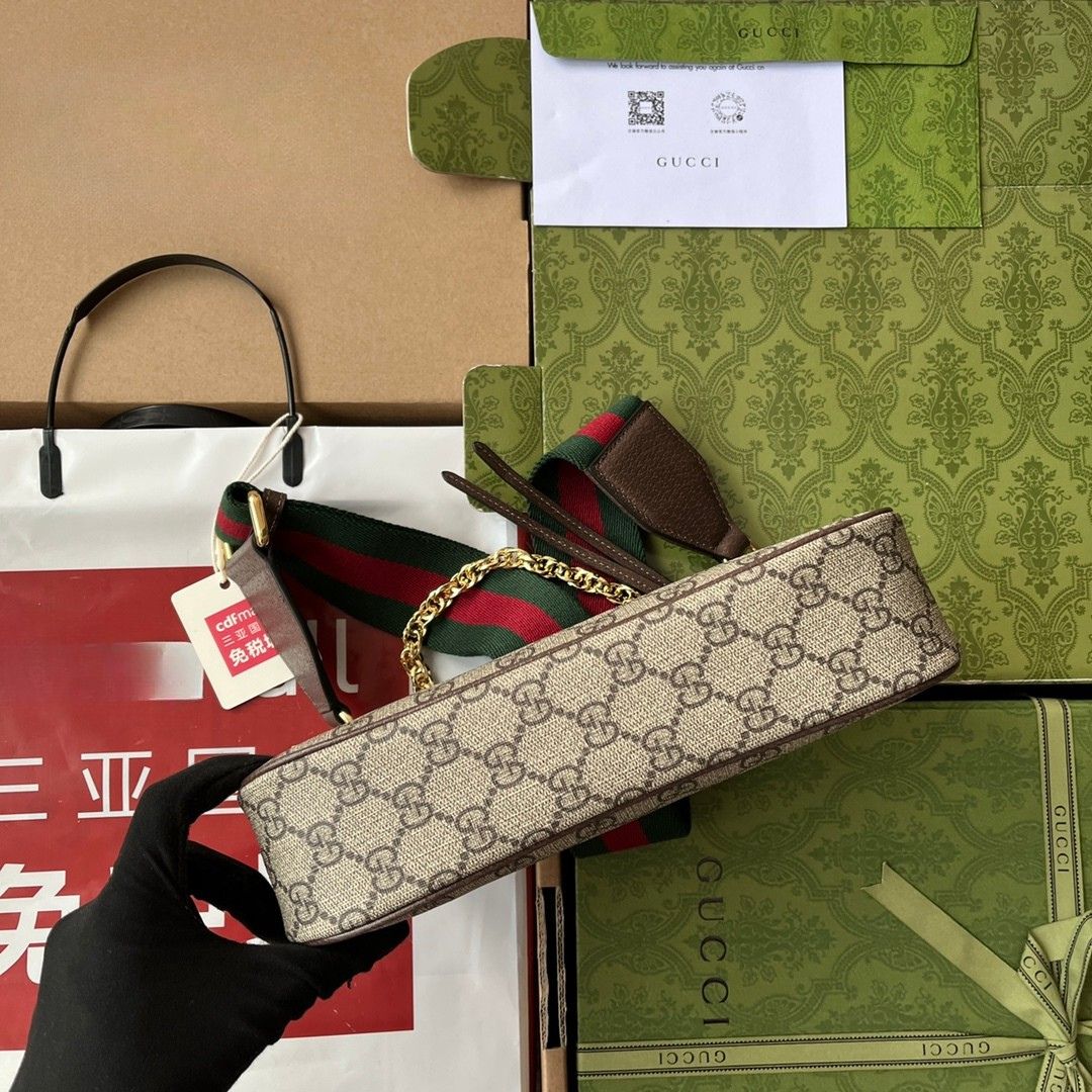 ＧＣＣＩ CROSSBODY BAG