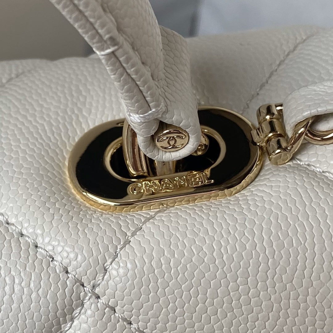 ＣＨＮＥＬTOP HANDLE FLAP BAG WHITE