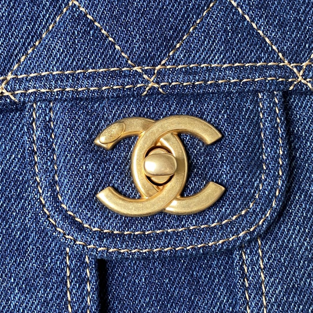 ＣＨＮＥＬSQUARE FLAP BACKPACK BLUE DENIM