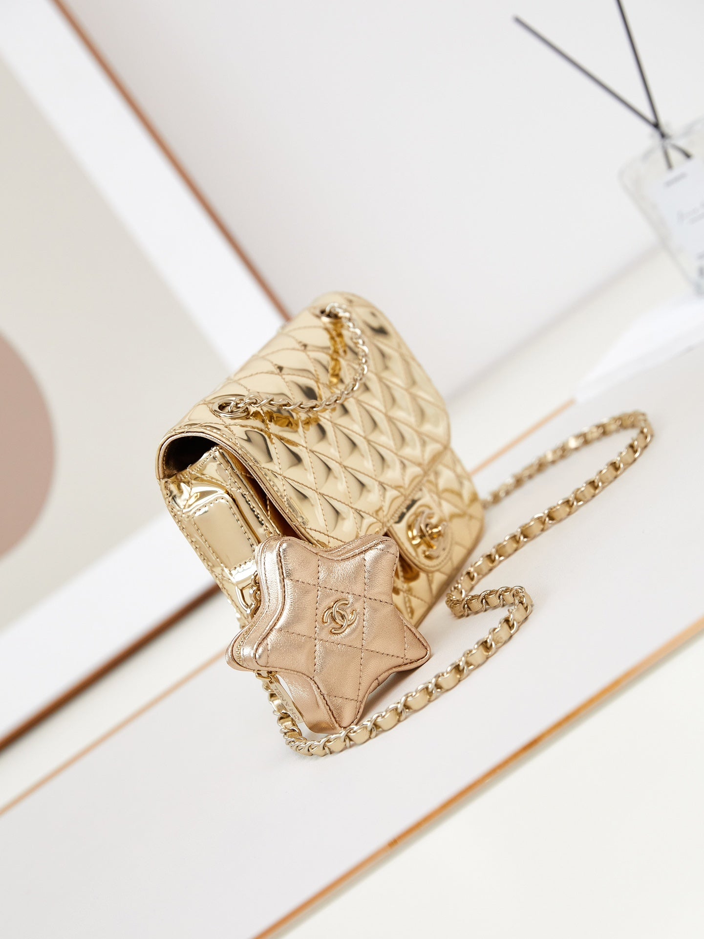 ＣＨＮＥＬCLASSIC FLAP BAG GOLDEN