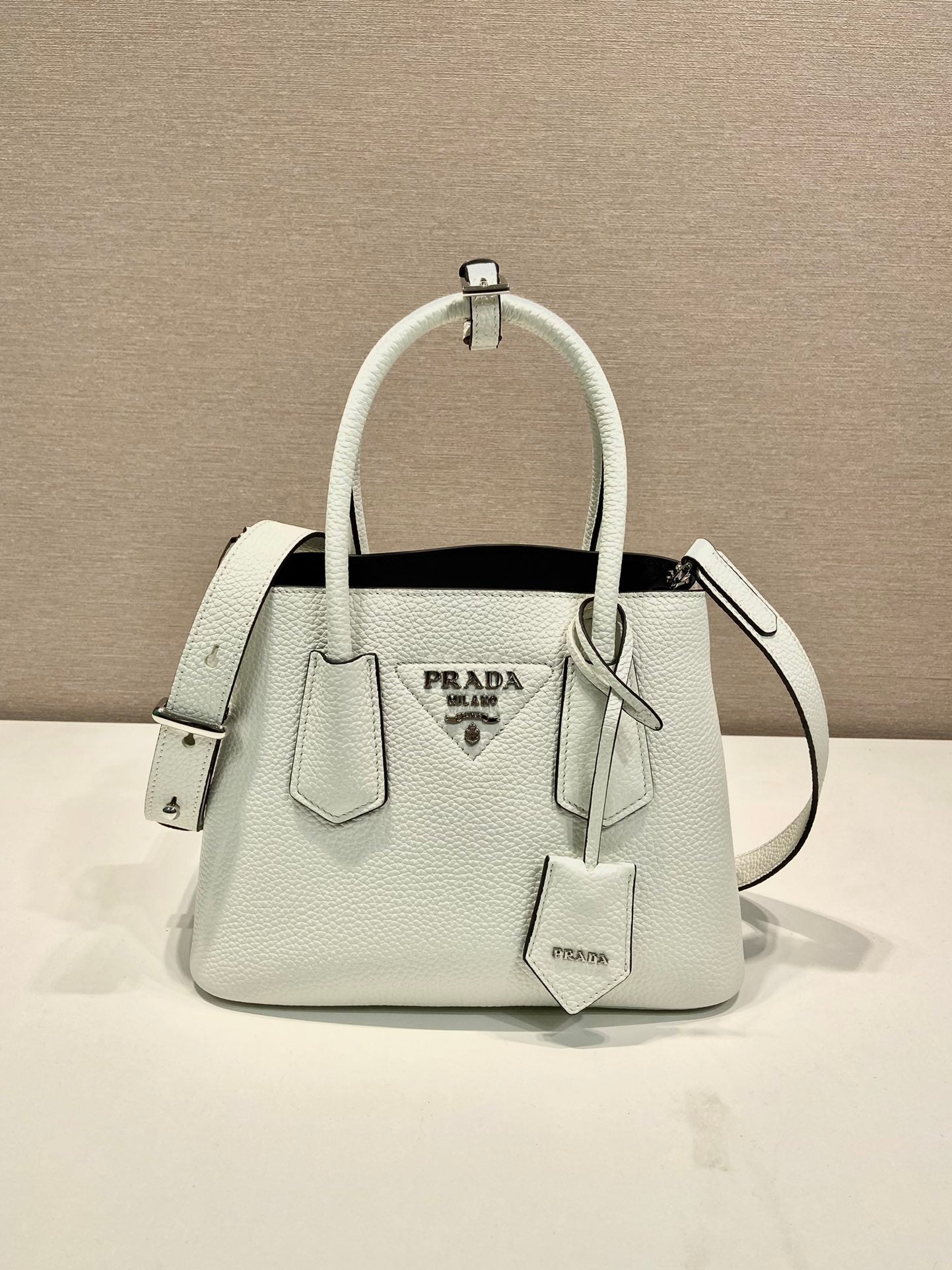 ＰＲＤＡ LEATHER TOTE BAG WHITE