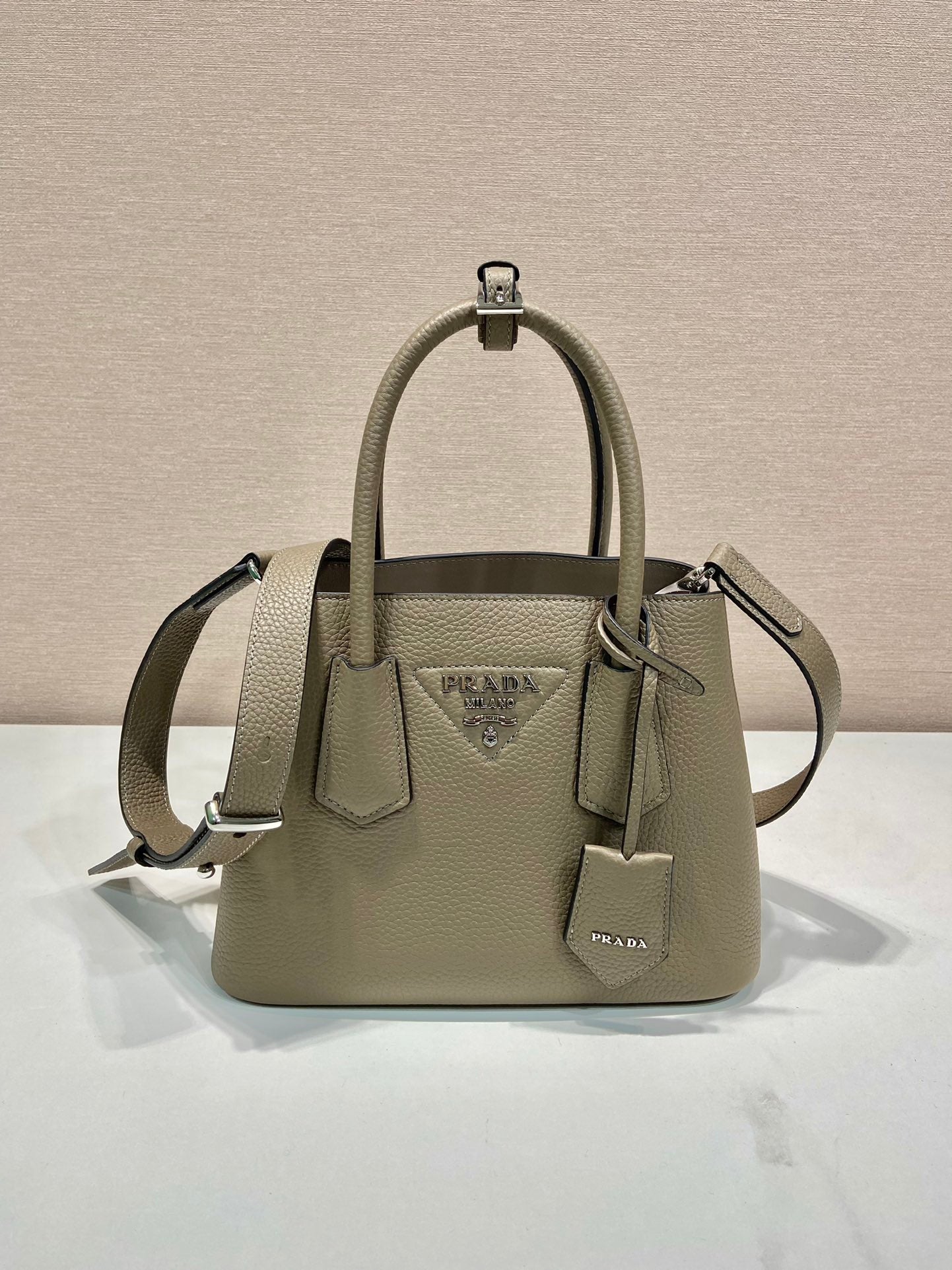 ＰＲＤＡ LEATHER TOTE BAG TAUPE GRAY