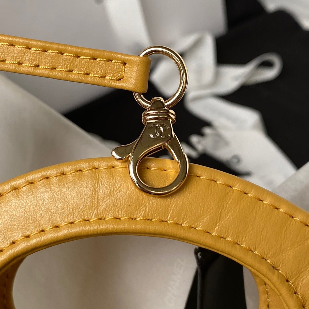 ＣＨＮＥＬ31 MINI SHOPPING BAG EARTH YELLOW