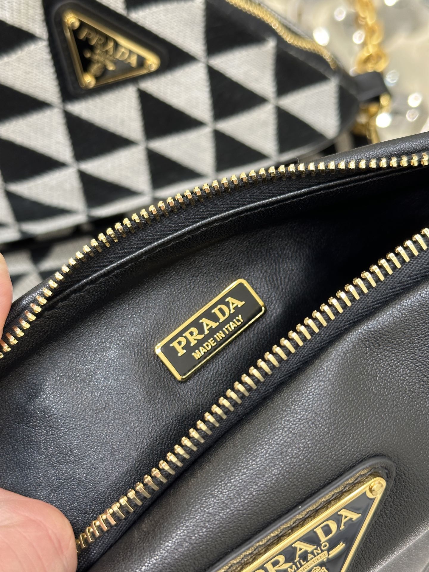 ＰＲＤＡ TRIANGLE-LOGO LEATHER AND JACQUARD SHOULDER BAG WHITE