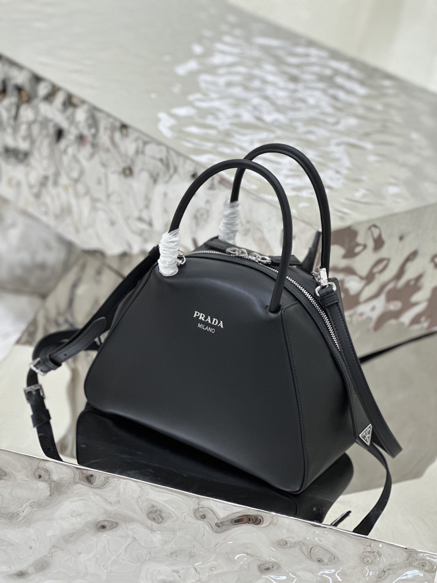ＰＲＤＡ SUPERNOVA MEDIUM LEATHER TOP HANDLE BAG BLACK