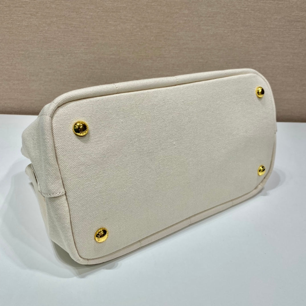 ＰＲＤＡ GIARDINIERA SMALL TOTE WHITE