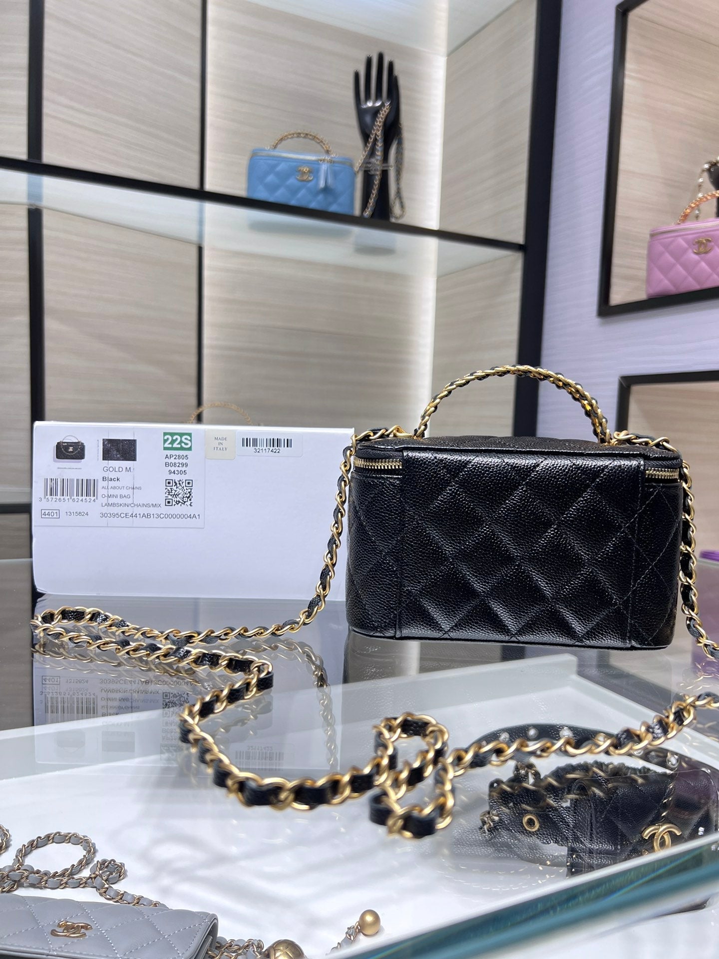 ＣＨＮＥＬCHAIN VANITY CASE BLACK