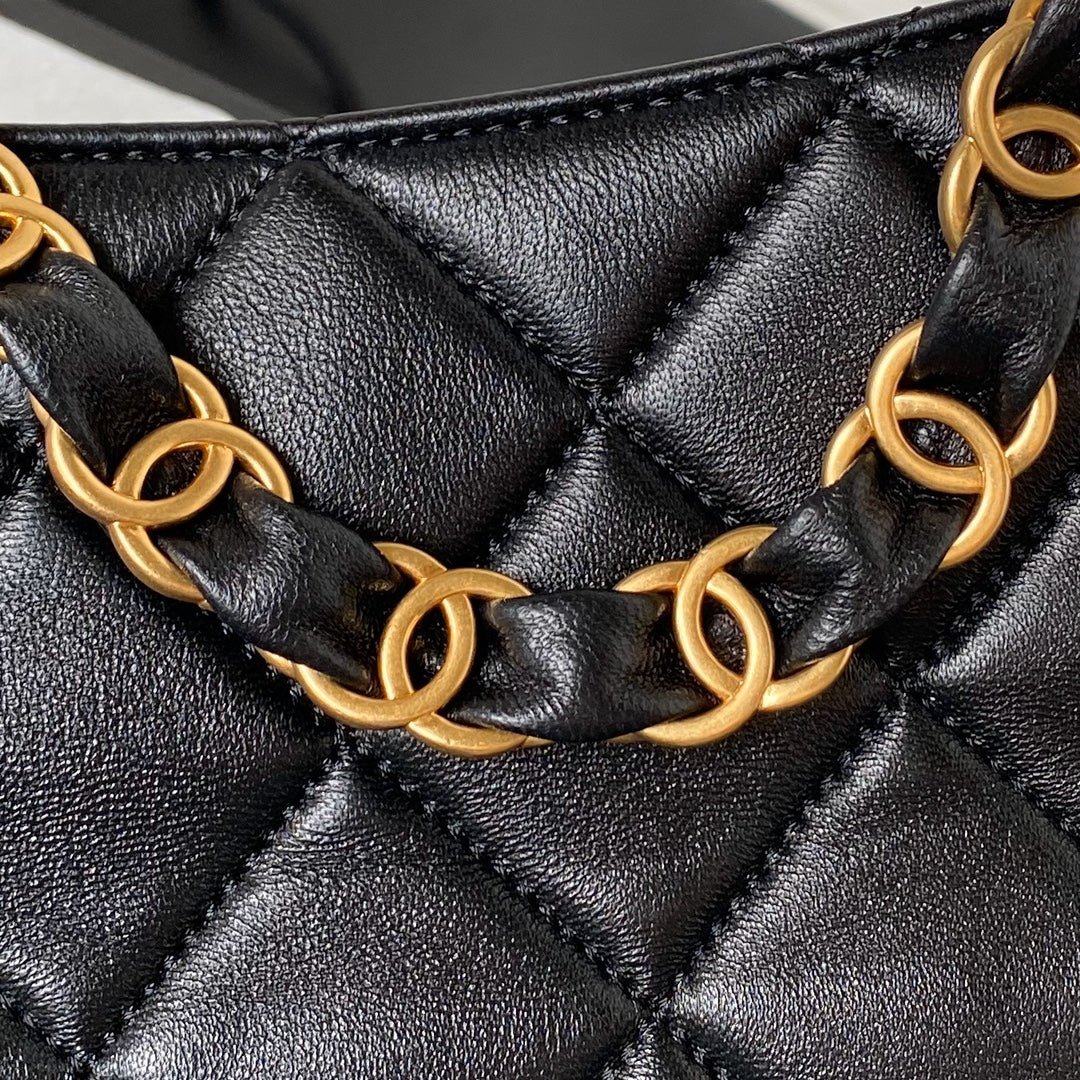 ＣＨＮＥＬ24P HOBO BAG BLACK