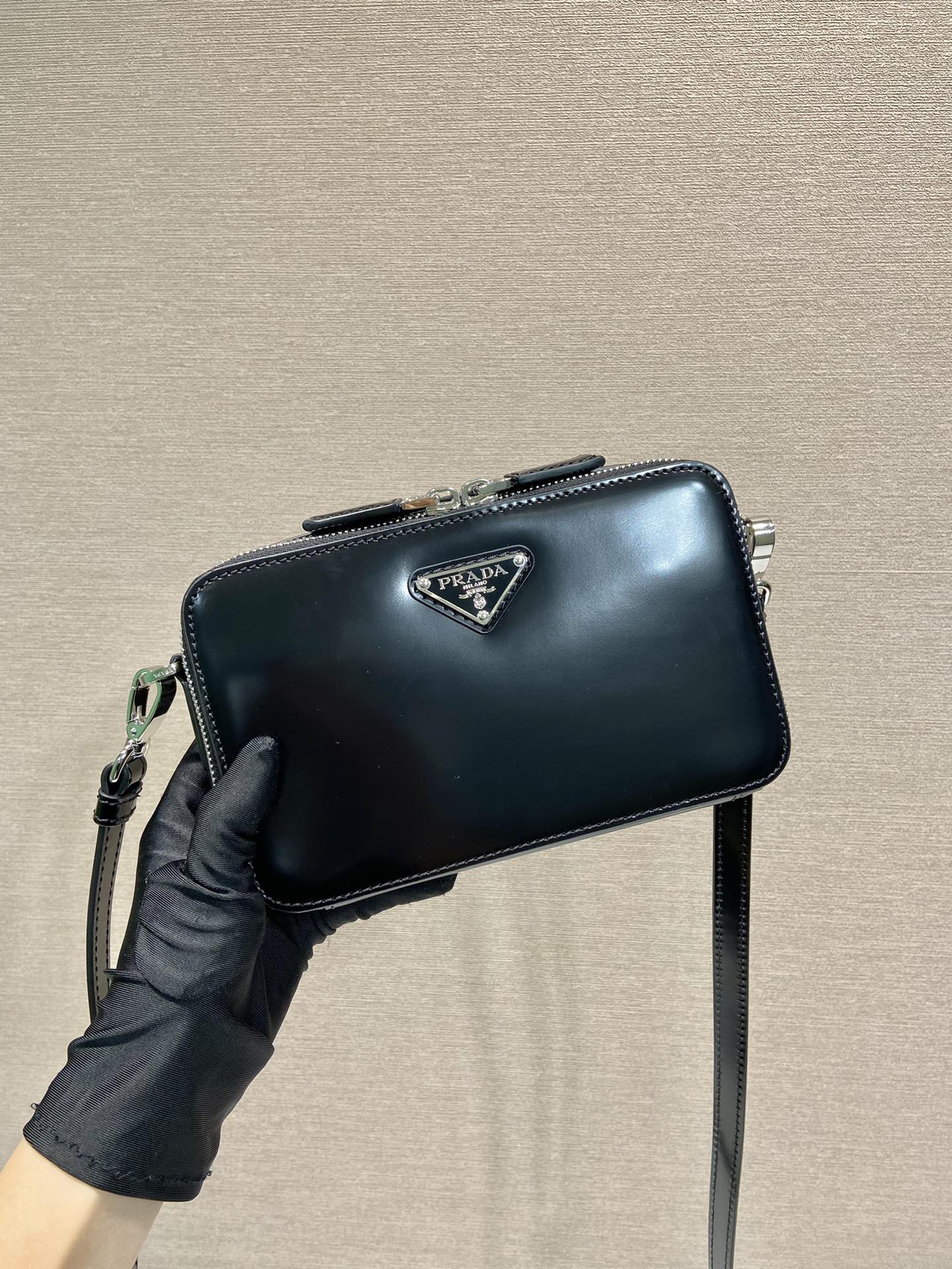 ＰＲＤＡ BANDOLIERA PATENT LEATHER BAG BLACK
