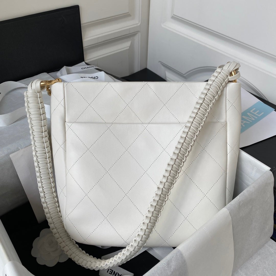 ＣＨＮＥＬCLASSIC CLUTCH WITH CHAIN WHITE