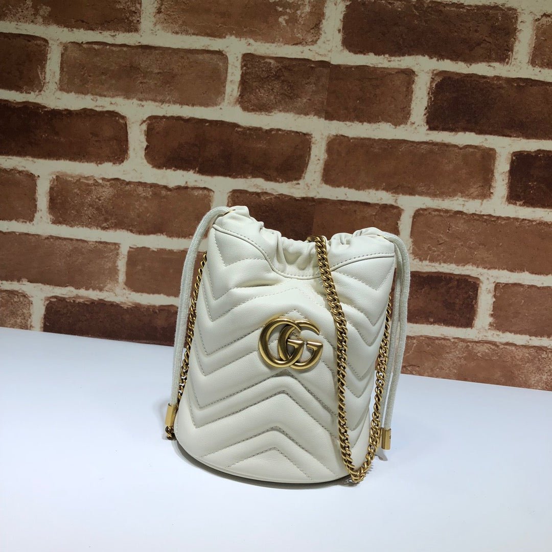 ＧＣＣＩGG MARMONT BUCKET BAG WHITE