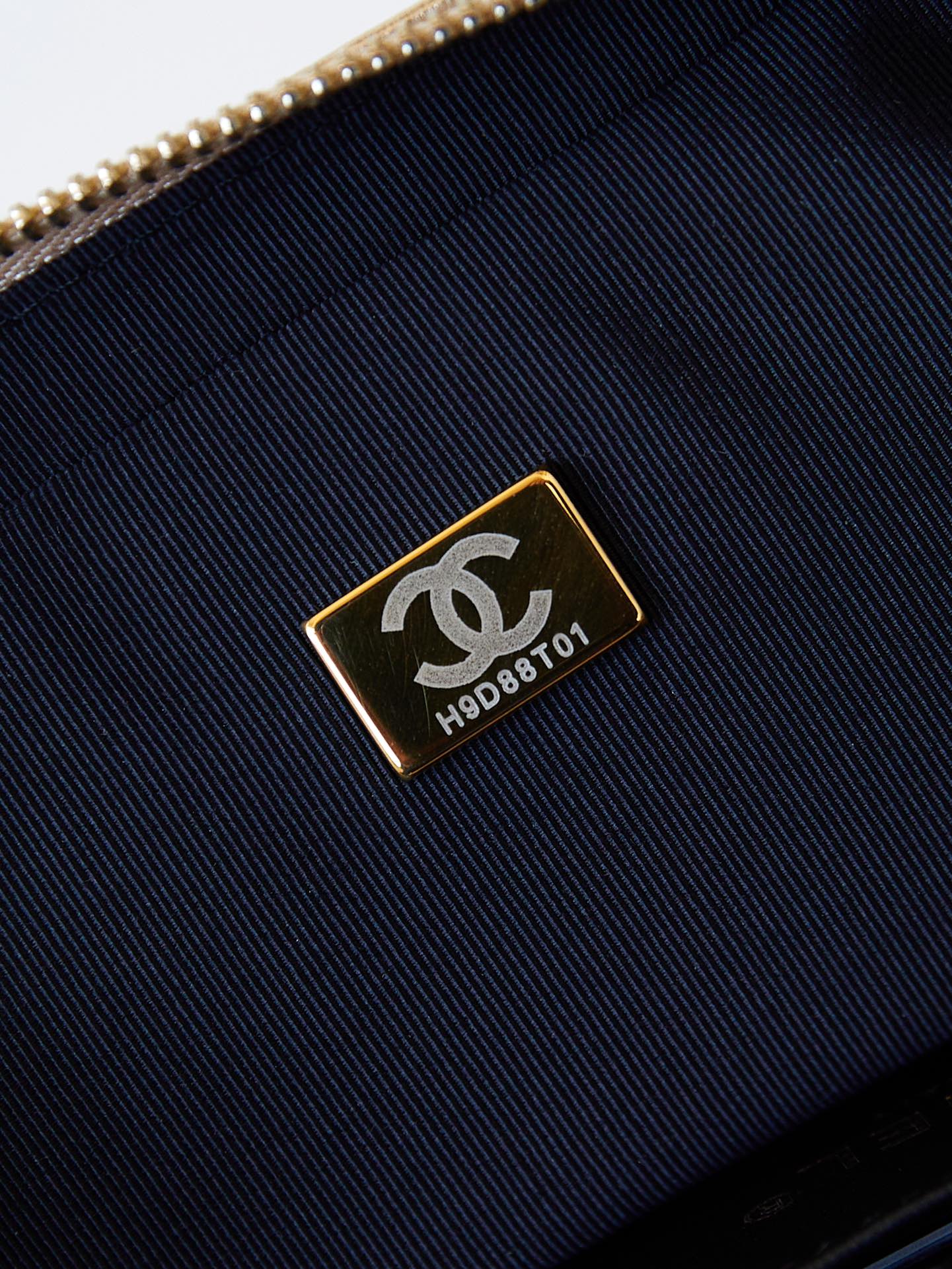 ＣＨＮＥＬSMALL DOUBLE-FLAP SHOULDER BAG GOLD