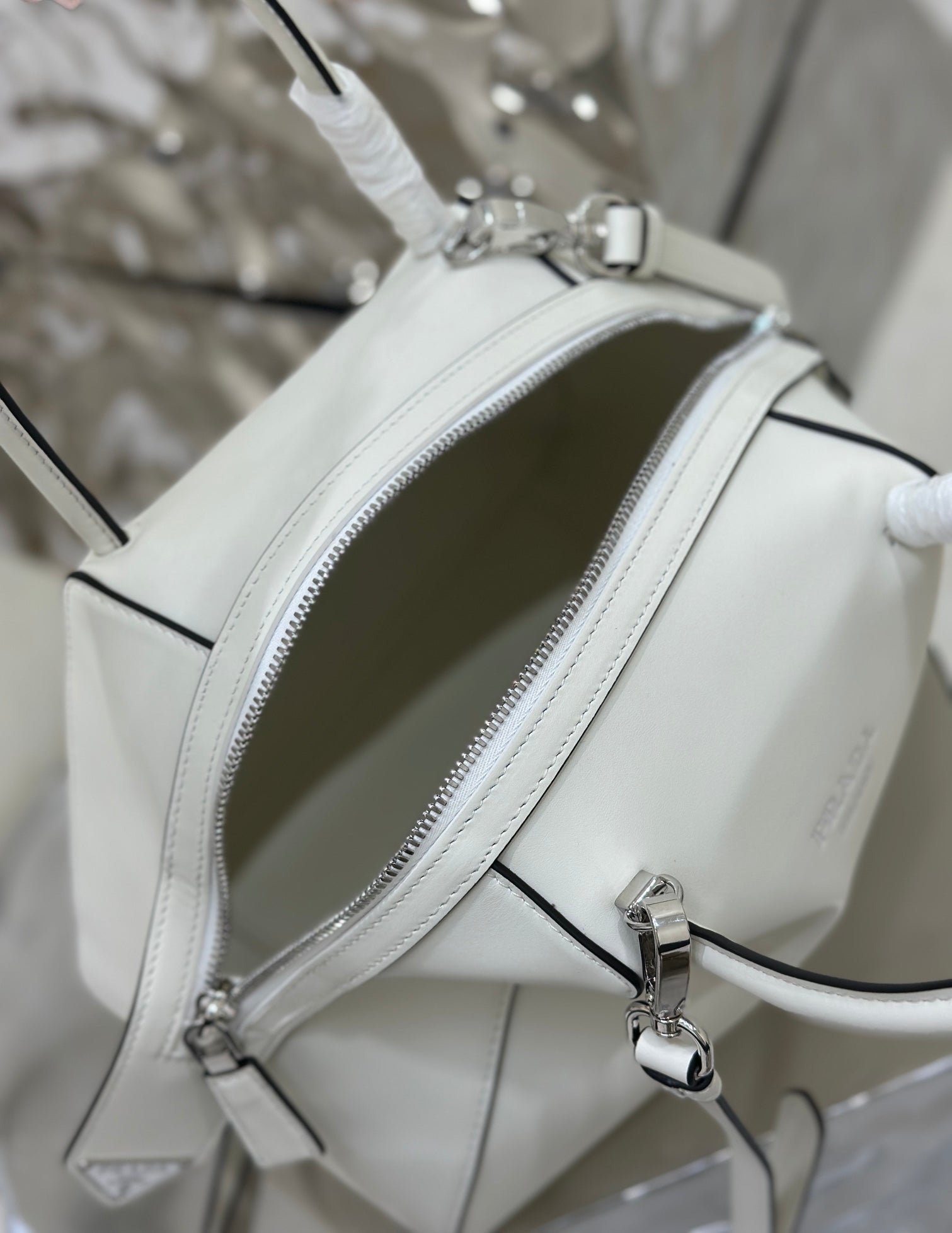 ＰＲＤＡ SUPERNOVA MEDIUM LEATHER TOP HANDLE BAG WHITE