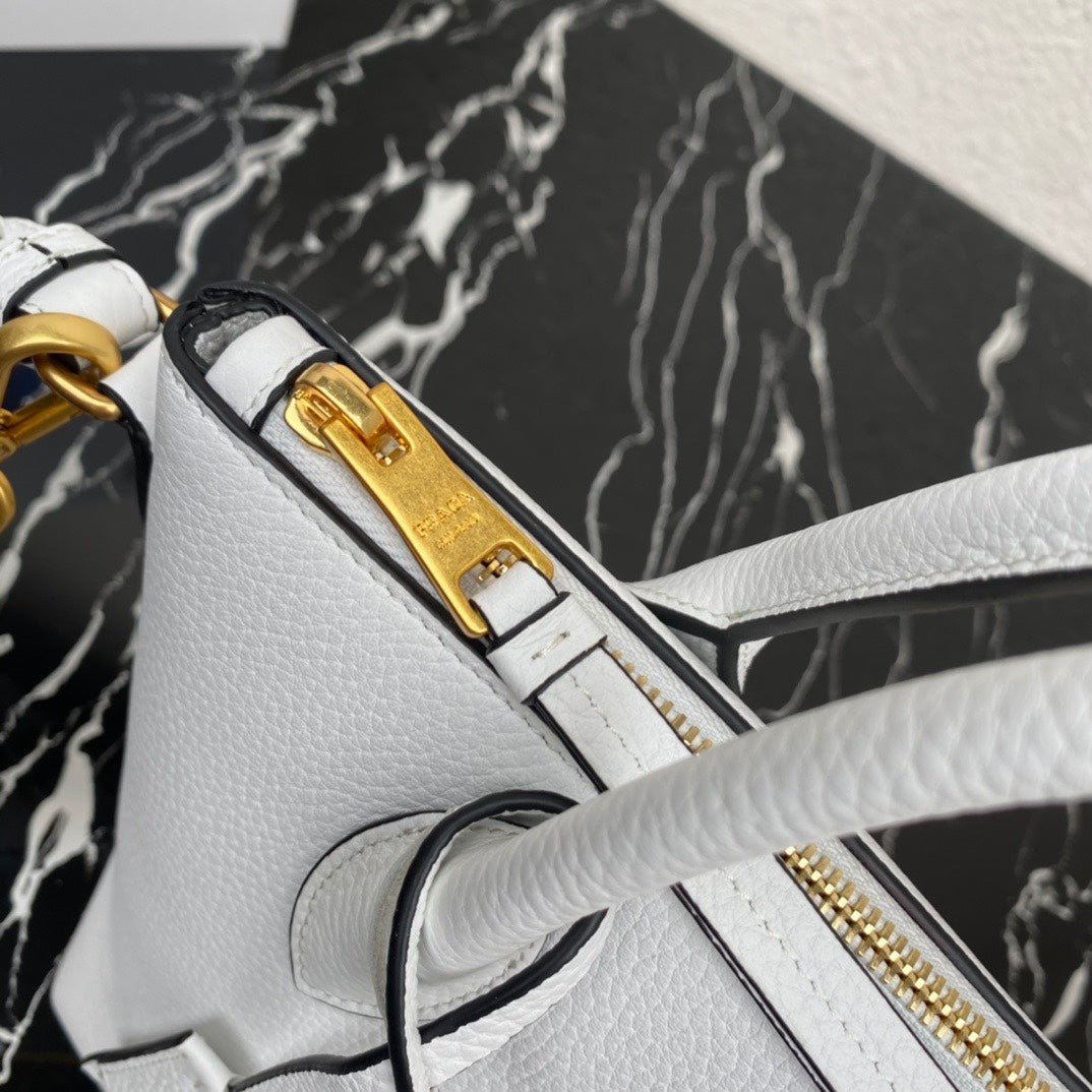 ＰＲＤＡ DAINO LEATHER TOTE BAG WHITE