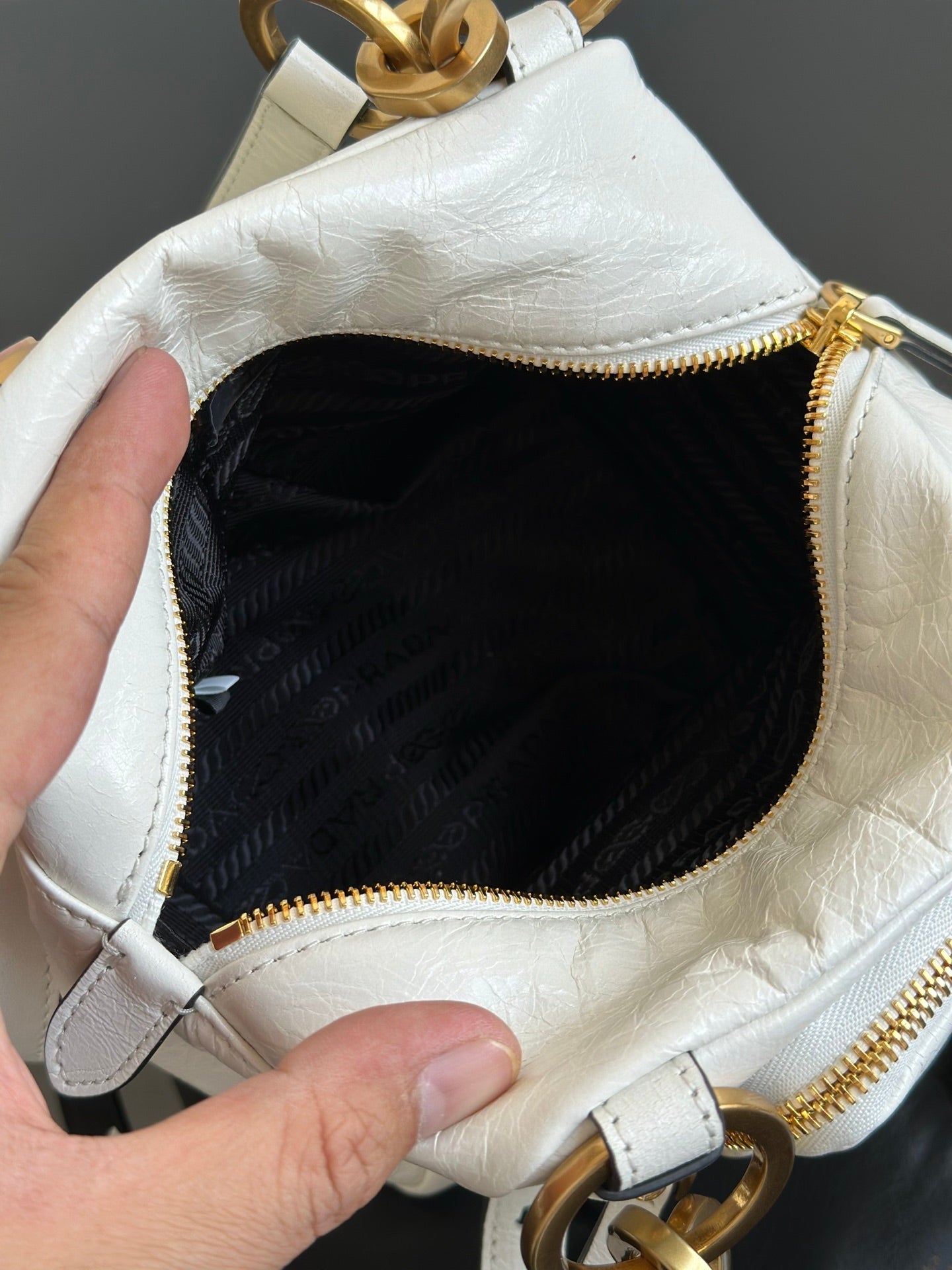 ＰＲＤＡ DANGLE LEATHER TOP-HANDLE MINI-BAG WHITE