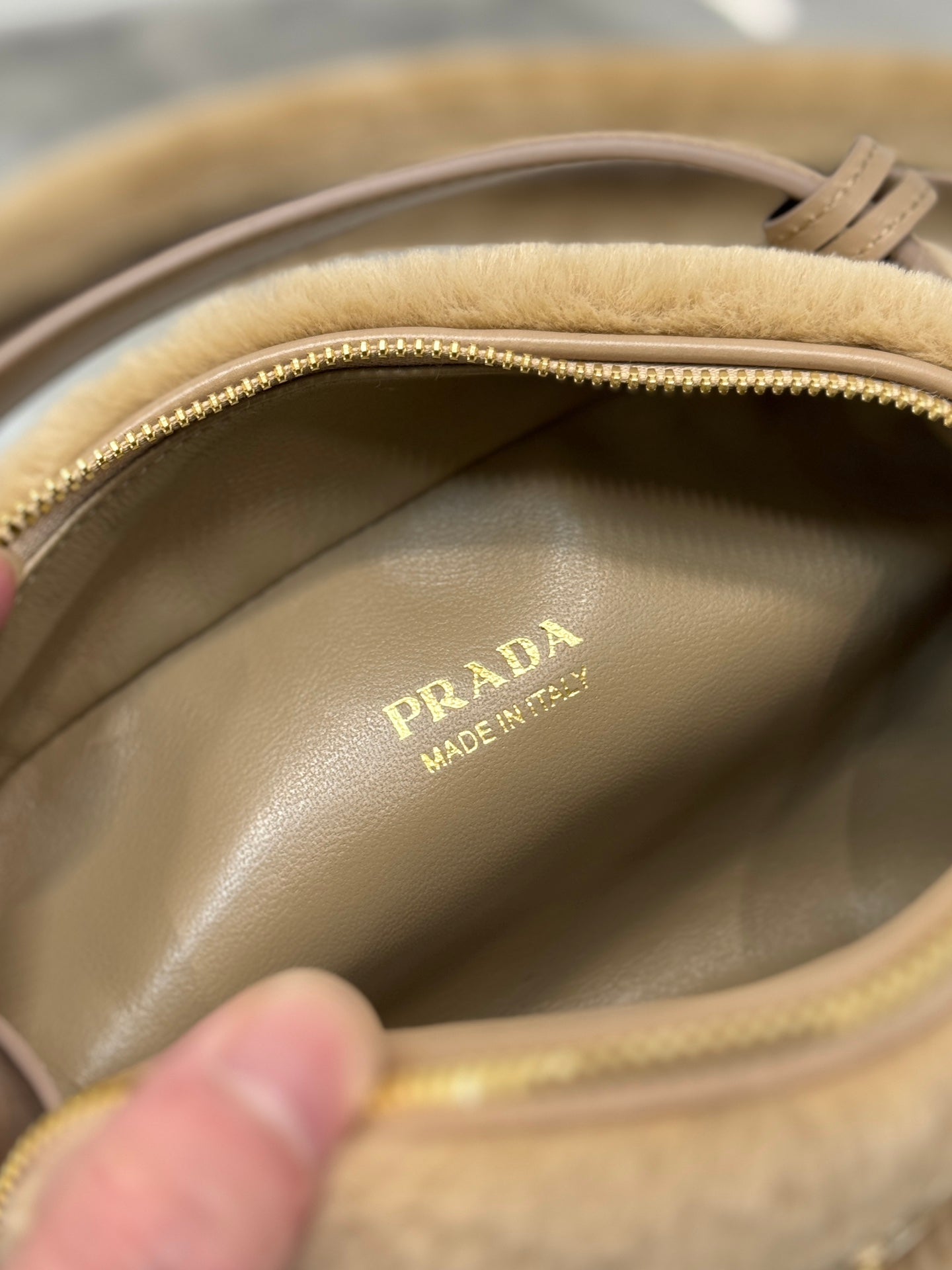 ＰＲＤＡ ODETTE SHEARLING MINI-BAG