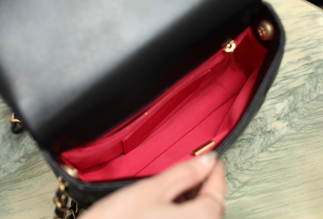 ＣＨＮＥＬHEART MINI FLAP BAG BLACK