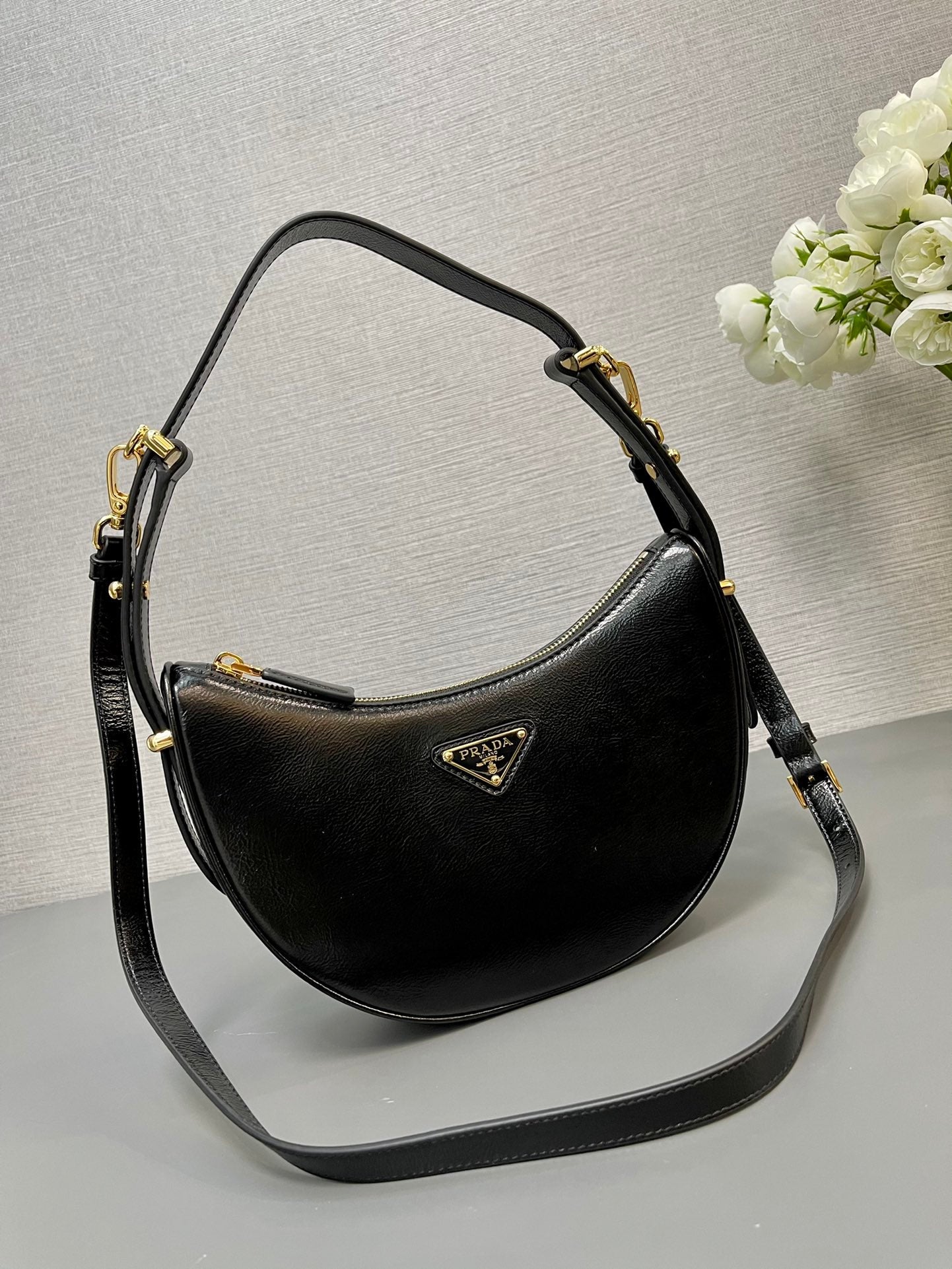 ＰＲＤＡ ARQUÉ SMALL LEATHER SHOULDER BAG