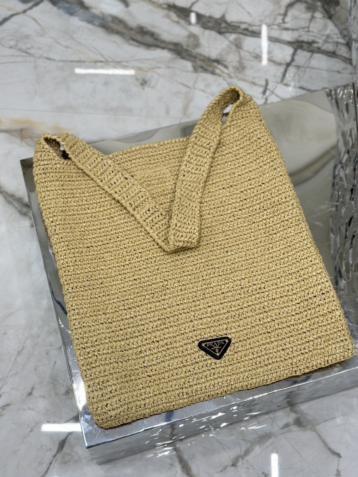 ＰＲＤＡ BEIGE RAFFIA TOTE BAG