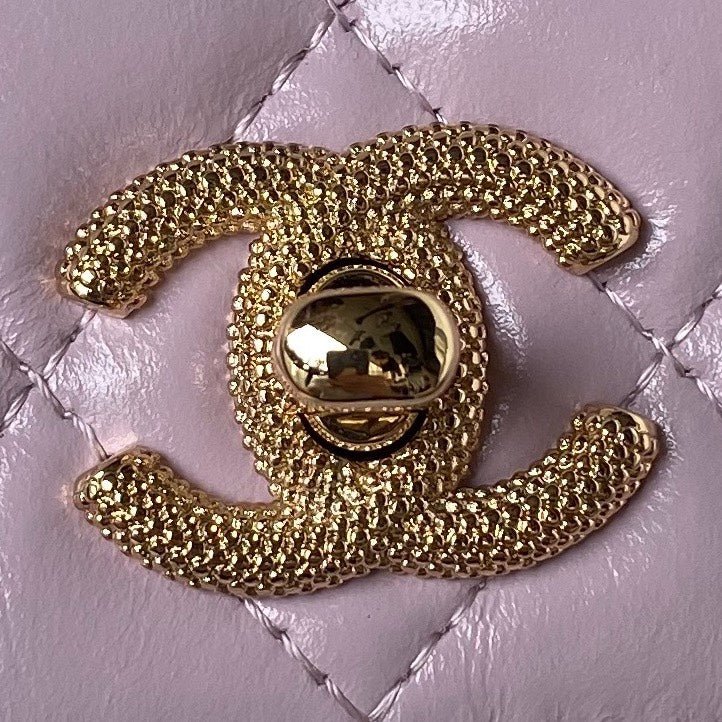 ＣＨＮＥＬCHAIN CLUTCH BAG PURPLE