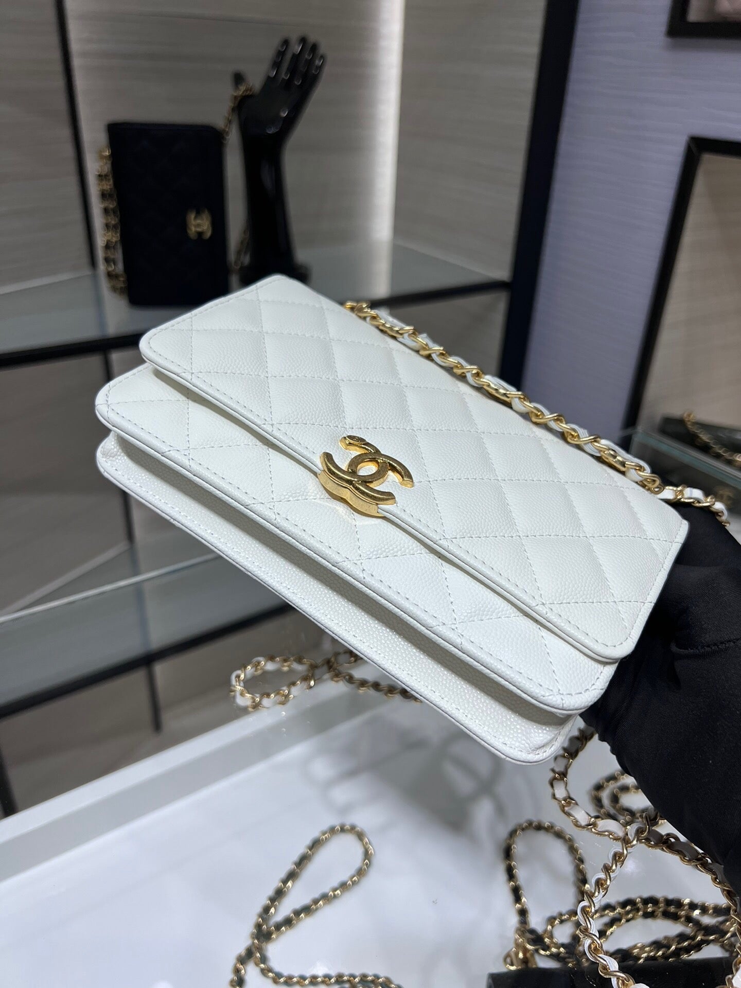 ＣＨＮＥＬ22K DOUBLE CHAIN BAG WHITE
