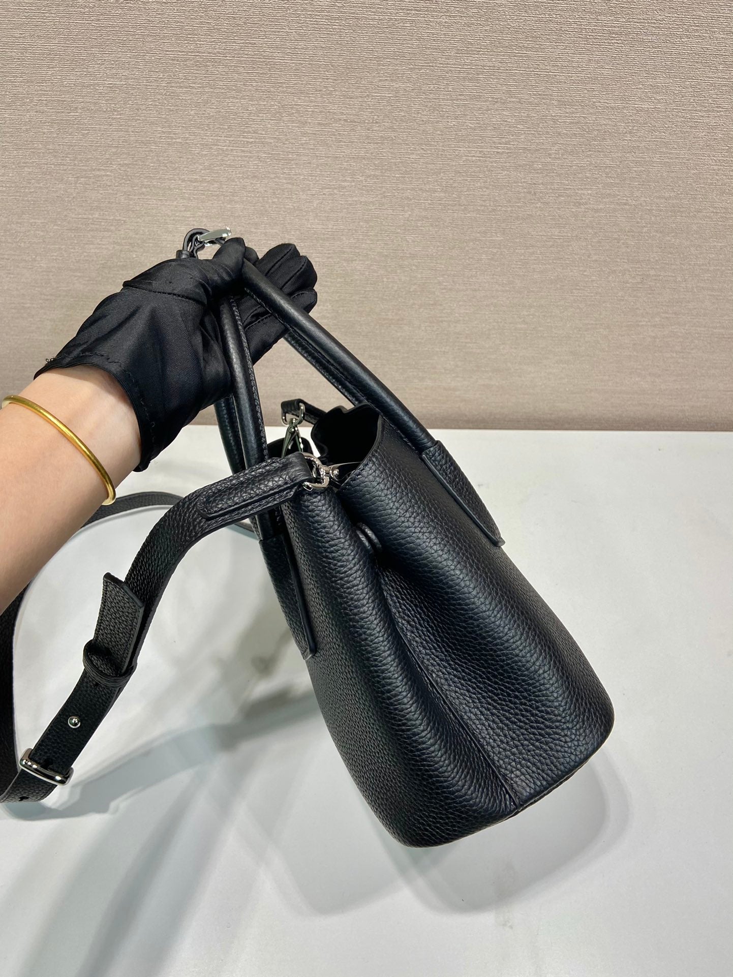 ＰＲＤＡ LEATHER TOTE BAG BLACK