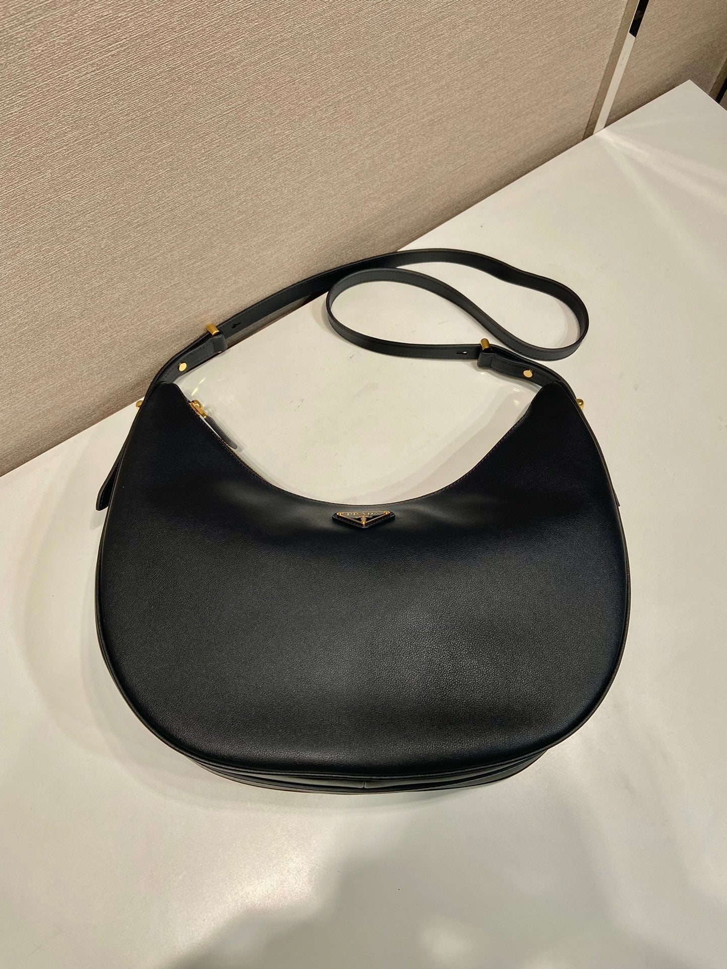 ＰＲＤＡ ARQUÉ LARGE LEATHER SHOULDER BAG