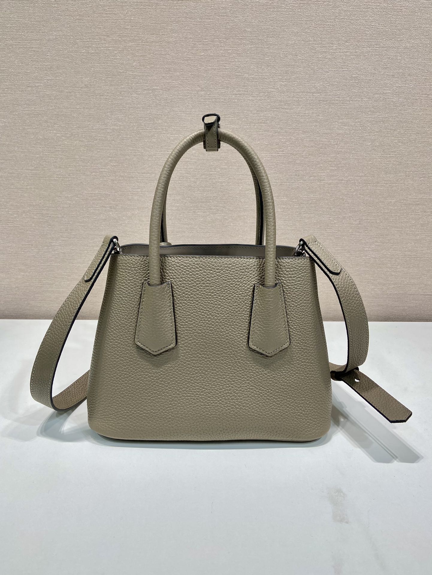 ＰＲＤＡ LEATHER TOTE BAG TAUPE GRAY