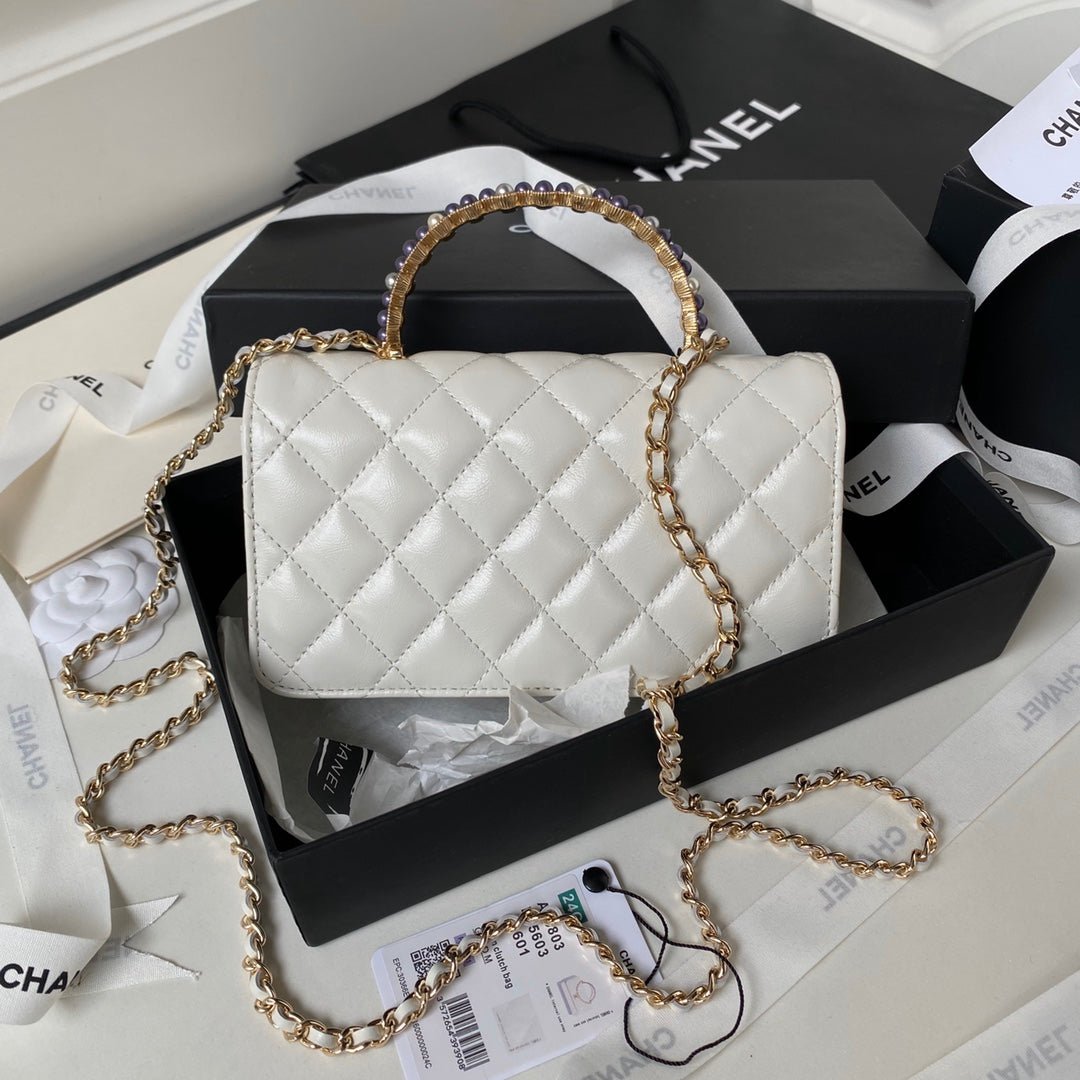 ＣＨＮＥＬCHAIN CLUTCH BAG WHITE