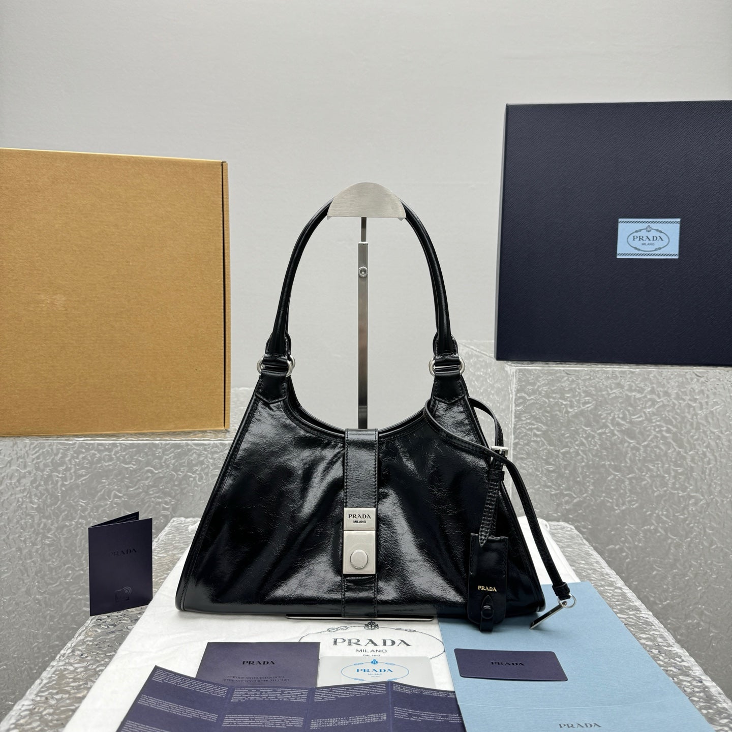 ＰＲＤＡ MEDIUM LEATHER TOTE BAG BLACK