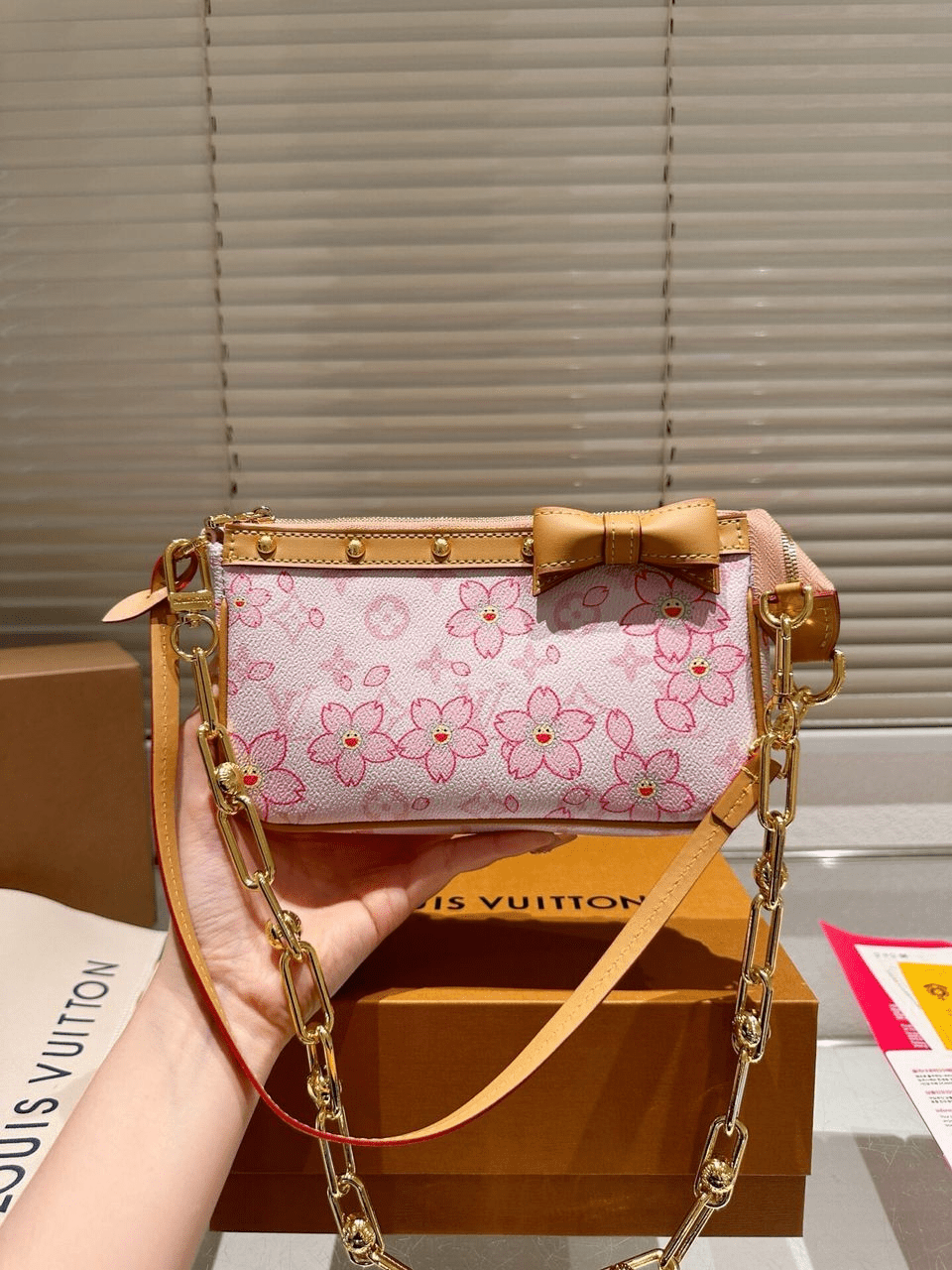 ＬＳ ＶＴＴＯＮ x TM POCHETTE ACCESSOIRES PINK