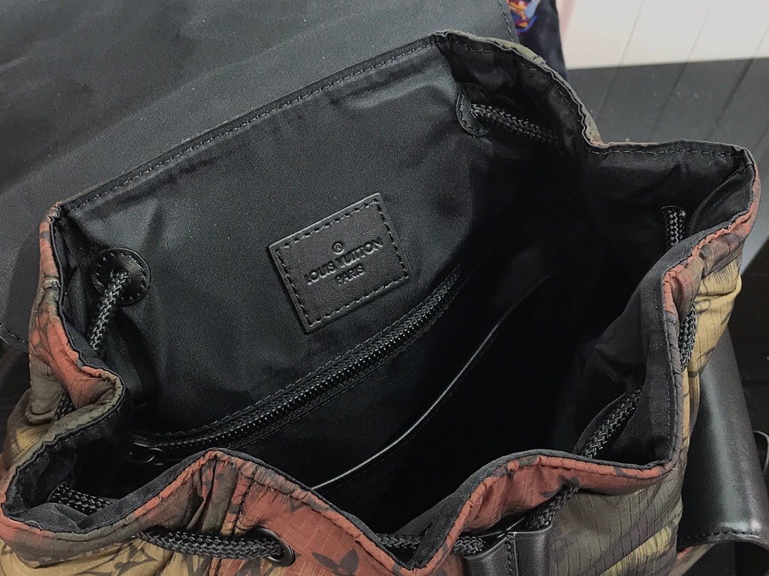ＬＳ ＶＴＴＯＮ M56411 CHRISTOPHER BACKPACK VIRGIL ABLOH GREEN AND BROWN CAMO