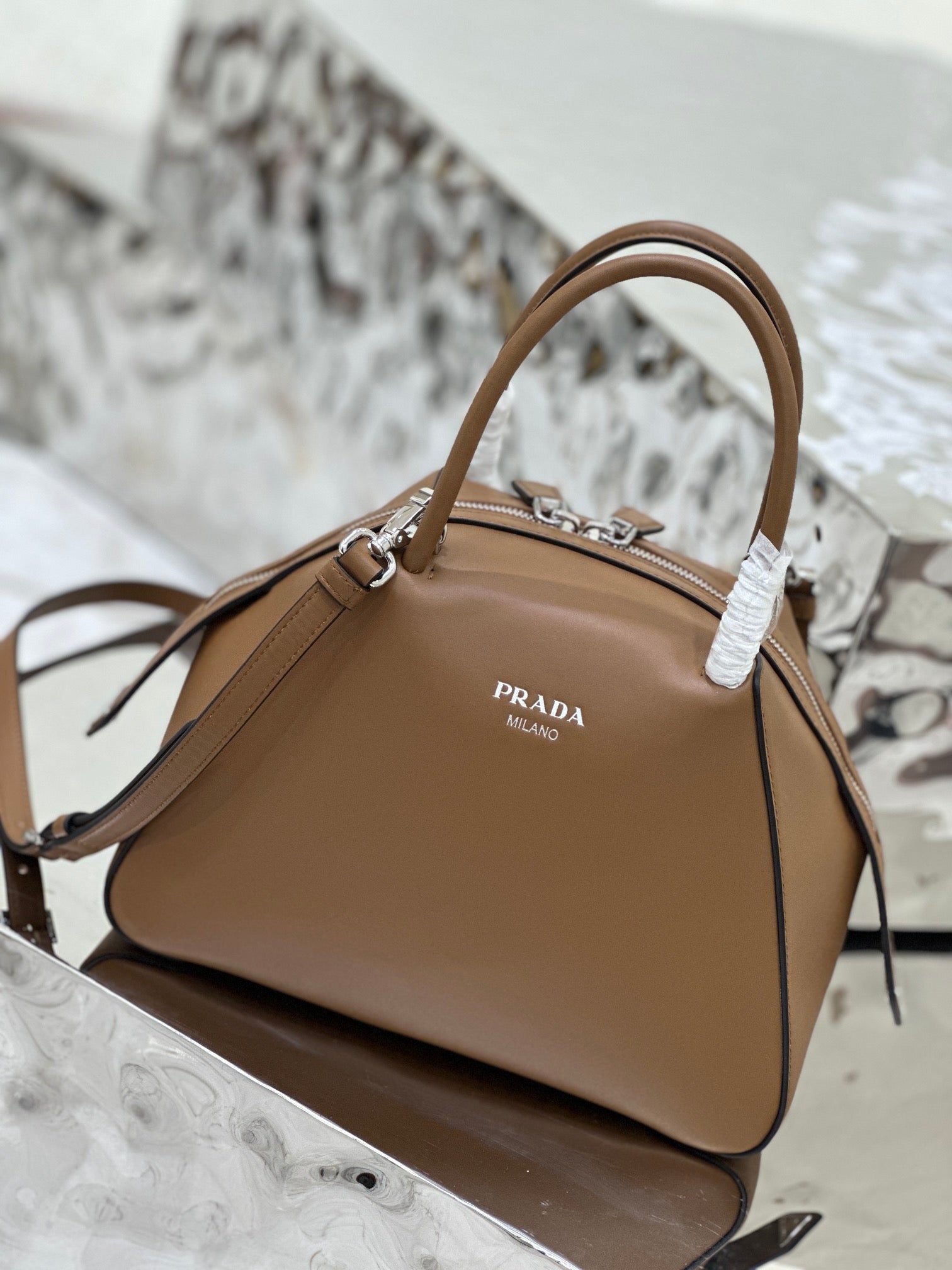 ＰＲＤＡ SUPERNOVA MEDIUM LEATHER TOP HANDLE BAG CARAMEL