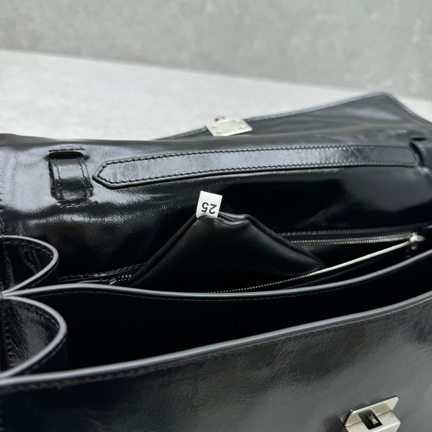 ＰＲＤＡ MEDIUM LEATHER HANDBAG