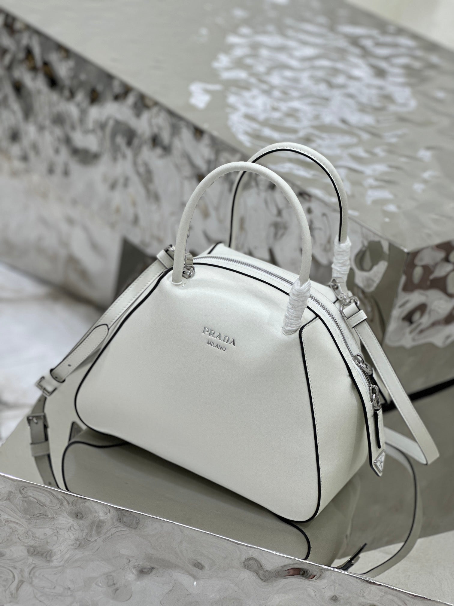 ＰＲＤＡ SUPERNOVA MEDIUM LEATHER TOP HANDLE BAG WHITE