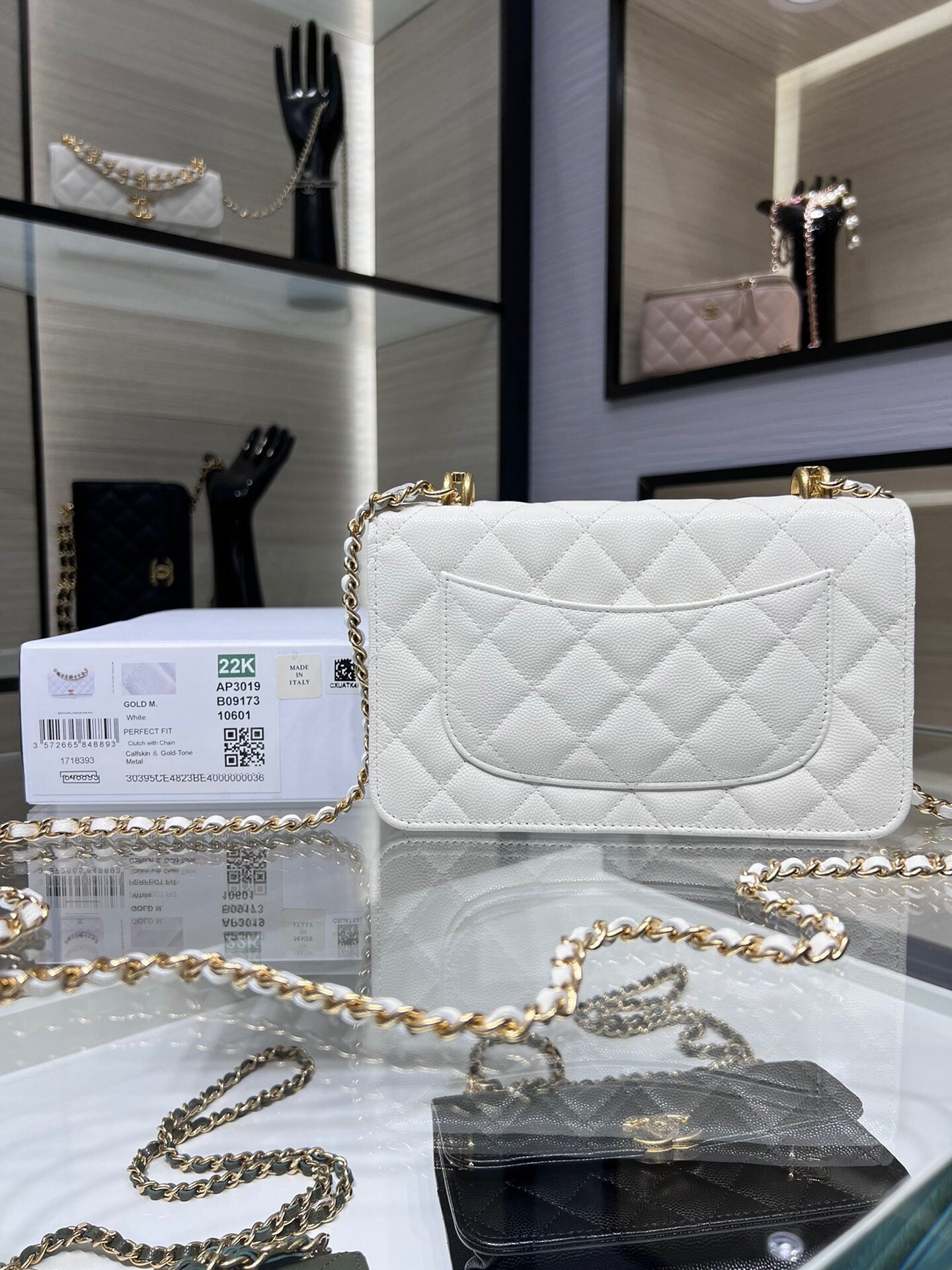 ＣＨＮＥＬ22K DOUBLE CHAIN BAG WHITE