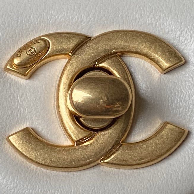 ＣＨＮＥＬ 24P CLASSIC HANDBAG WHITE