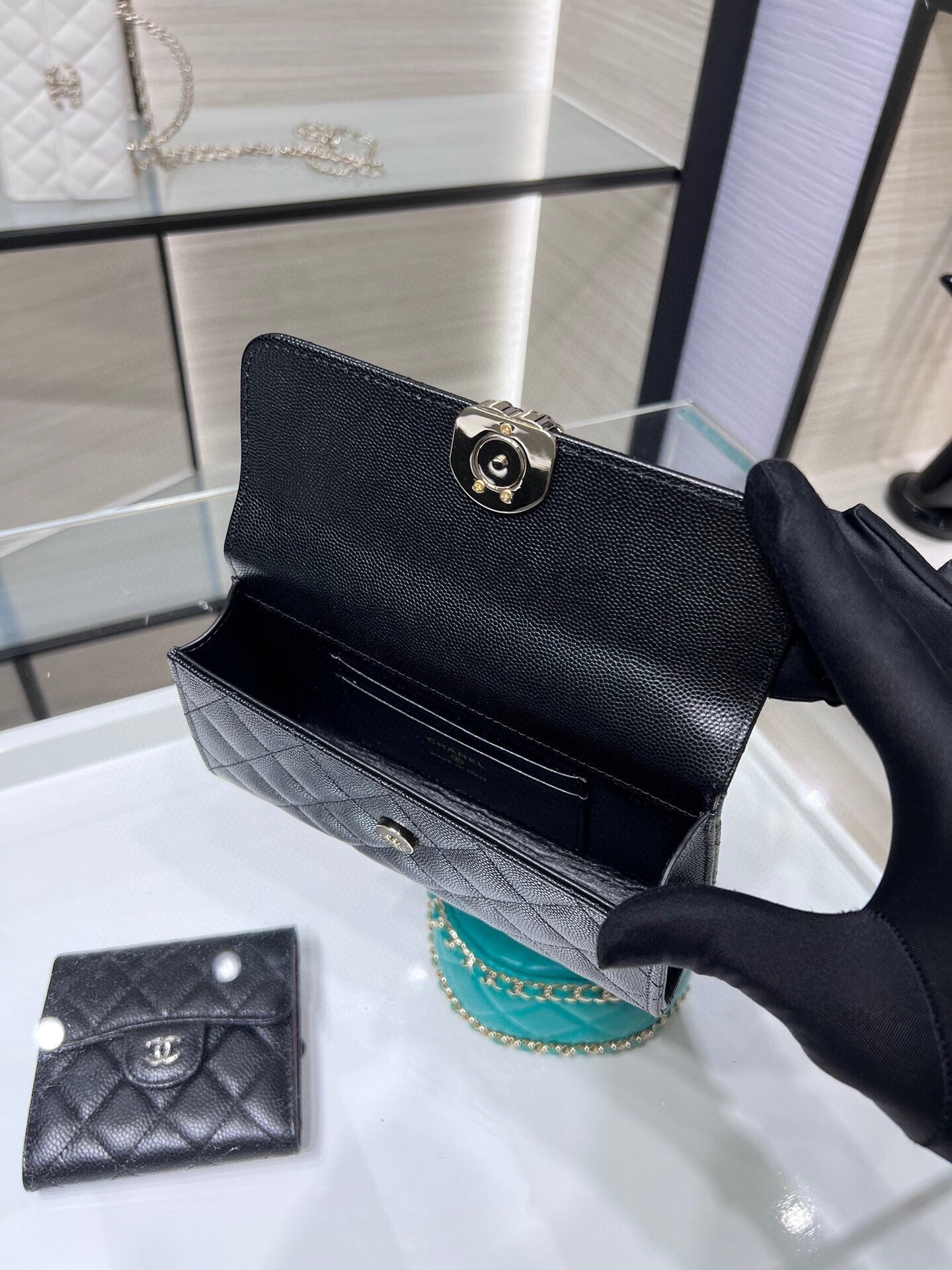 ＣＨＮＥＬPHONE HOLDER WITH CHAIN BLACK