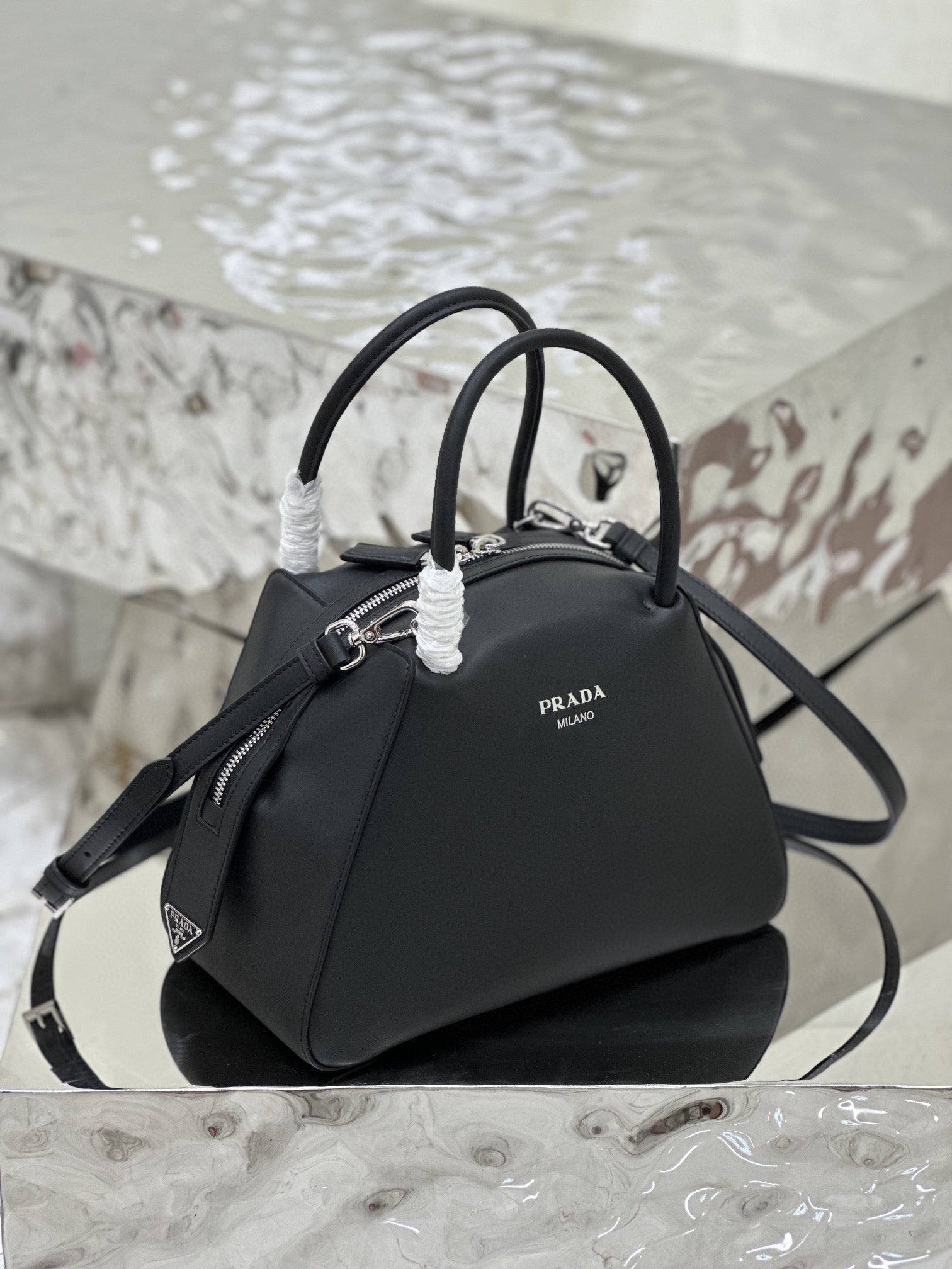 ＰＲＤＡ SUPERNOVA MEDIUM LEATHER TOP HANDLE BAG BLACK