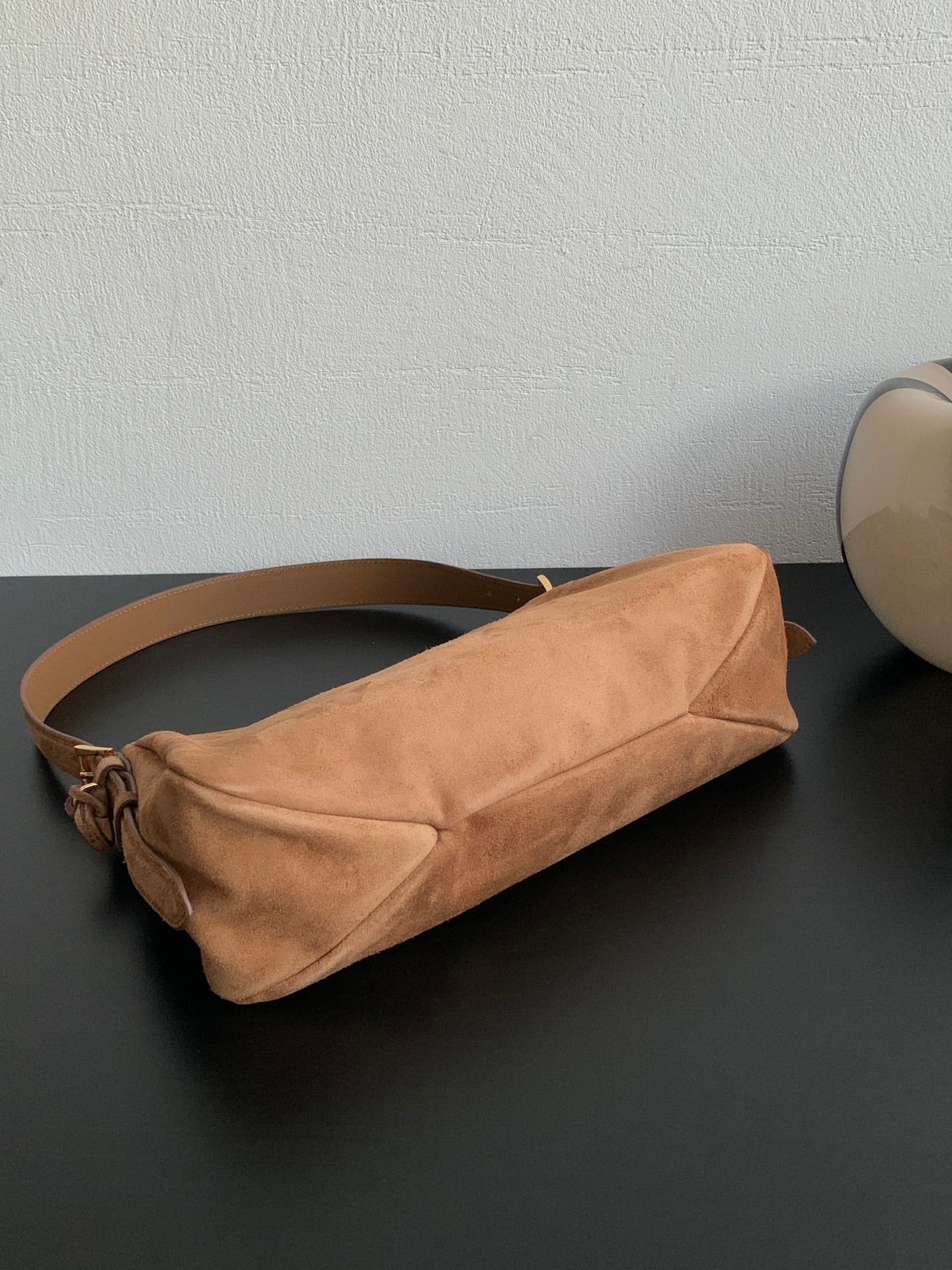ＰＲＤＡ AIMÉE MEDIUM SUEDE SHOULDER BAG CINNAMON