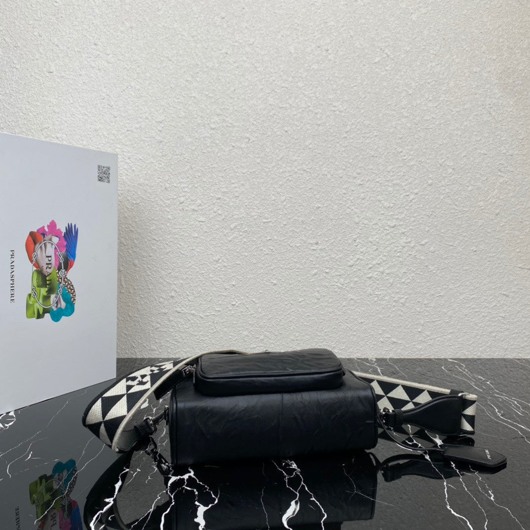 ＰＲＤＡ NAPPA ANTIQUE MULTI-POCKET SHOULDER BAG BLACK