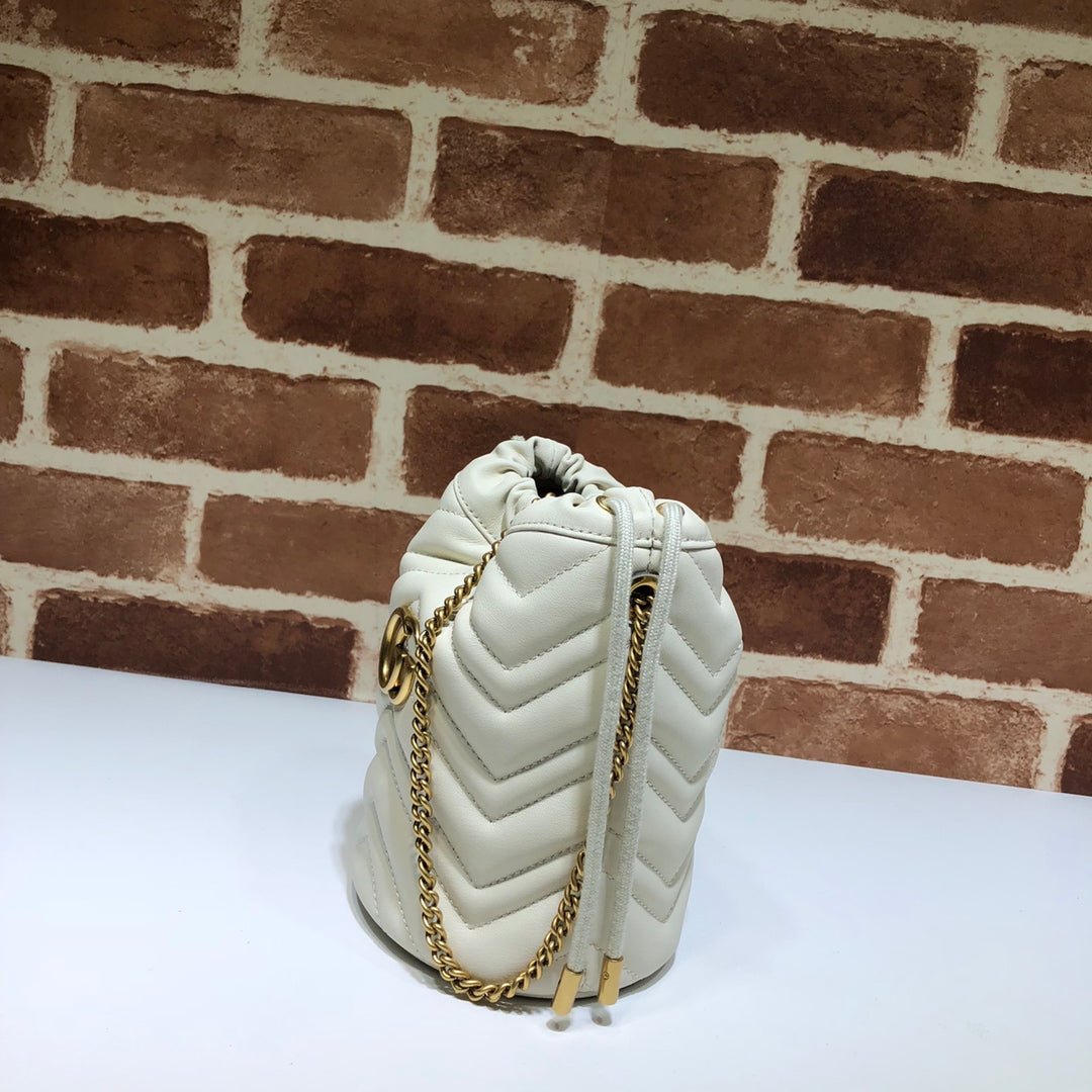 ＧＣＣＩGG MARMONT BUCKET BAG WHITE