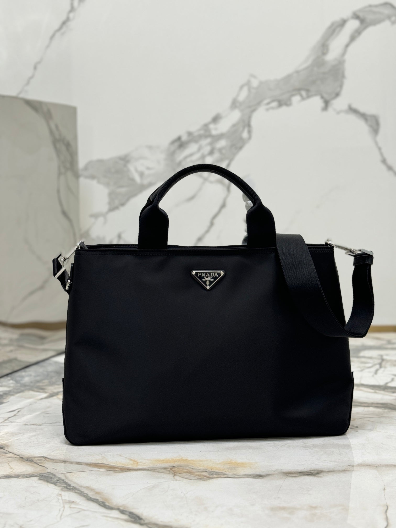 ＰＲＤＡ RE-NYLON AND SAFFIANO LEATHER TOTE BAG